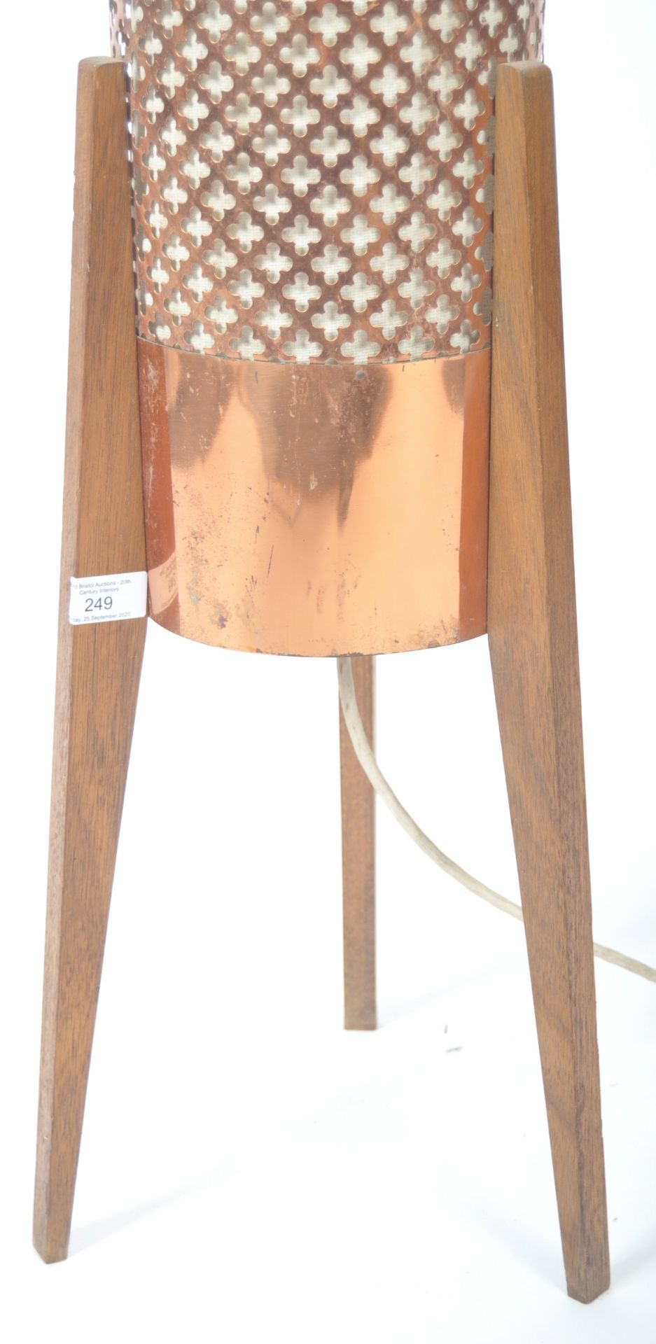 MID CENTURY MODERN COPPER AND TEAK TRIPOD ROCKET LAMP - Image 4 of 5