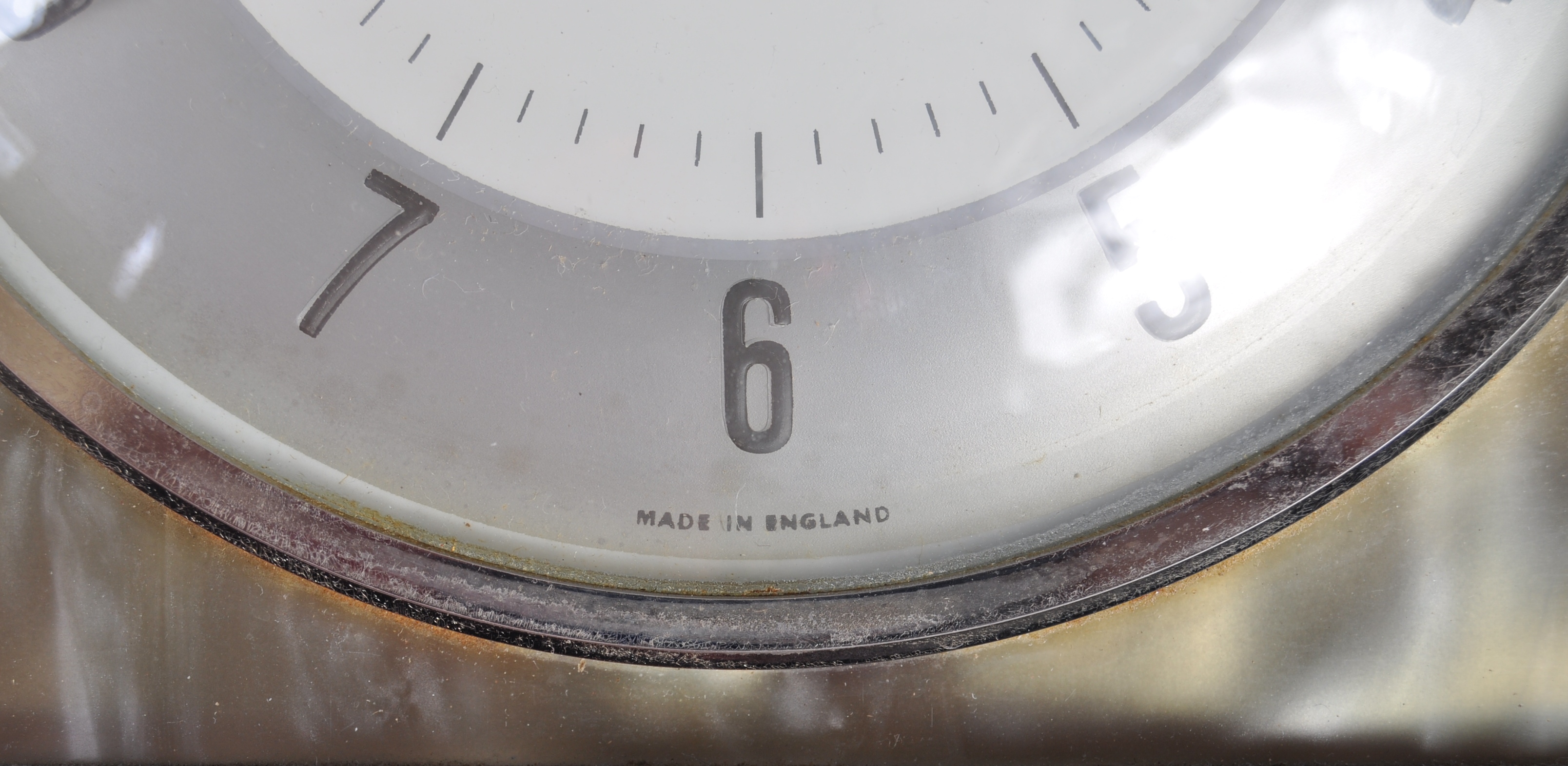 MID CENTURY CHROME AND LUCITE CLOCK BY METAMEC - Image 3 of 5
