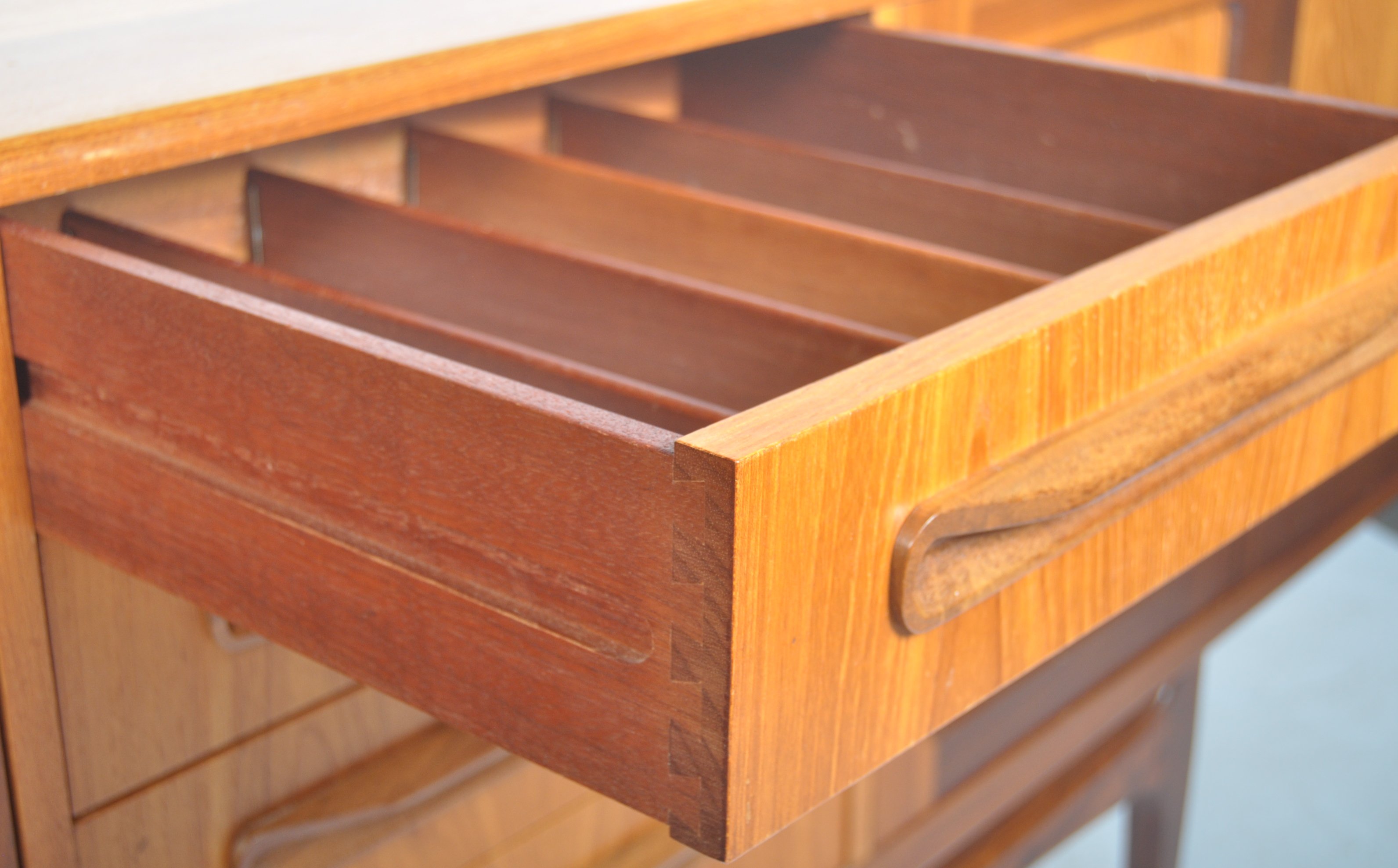 ORIGINAL G PLAN TEAK WOOD FRESCO RANGE SIDEBOARD CREDENZA - Image 5 of 9