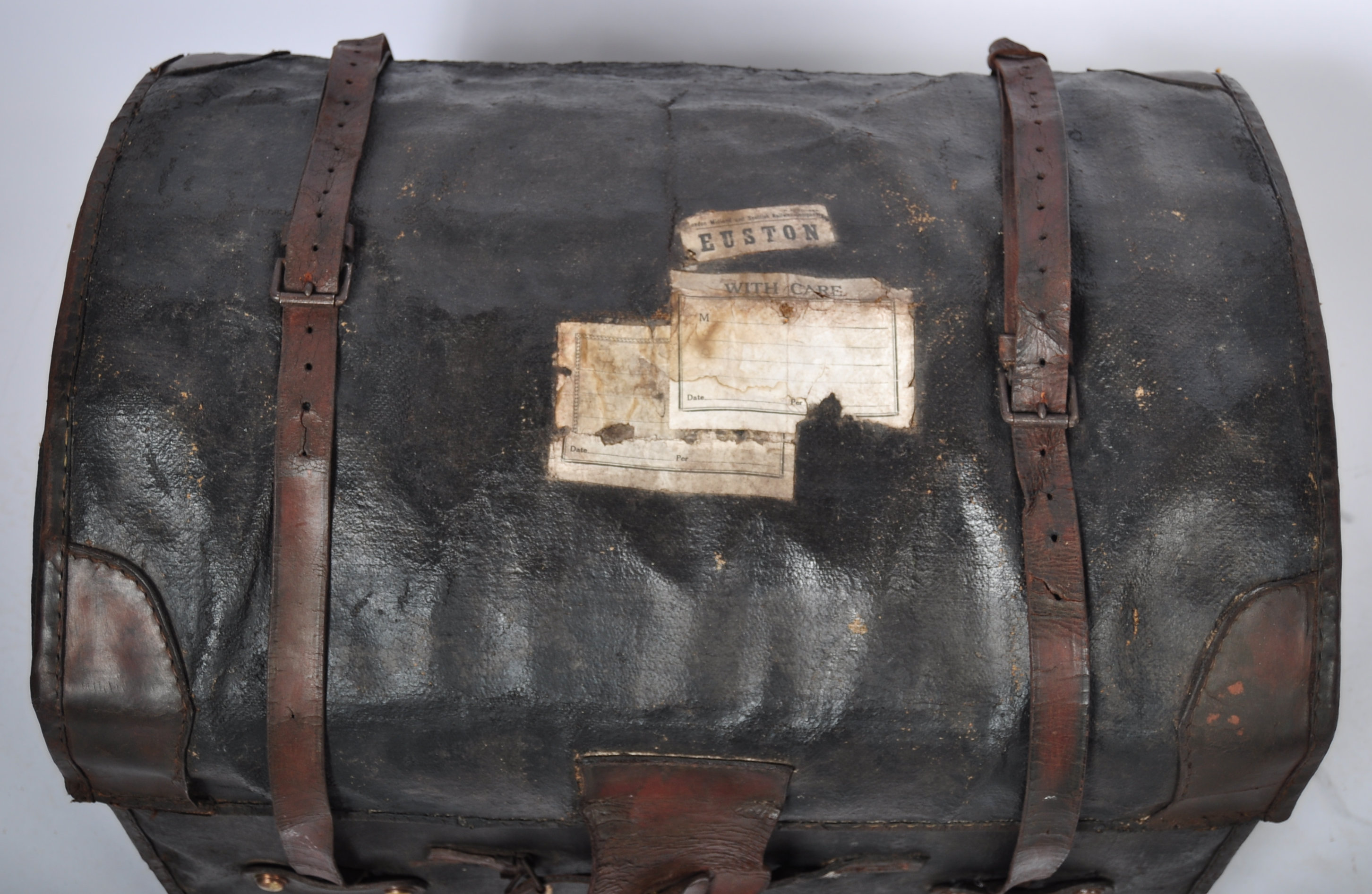 19TH CENTURY VICTORIAN CANVAS AND LEATHER DOMED TOP TRAVEL TRUNK - Image 2 of 7