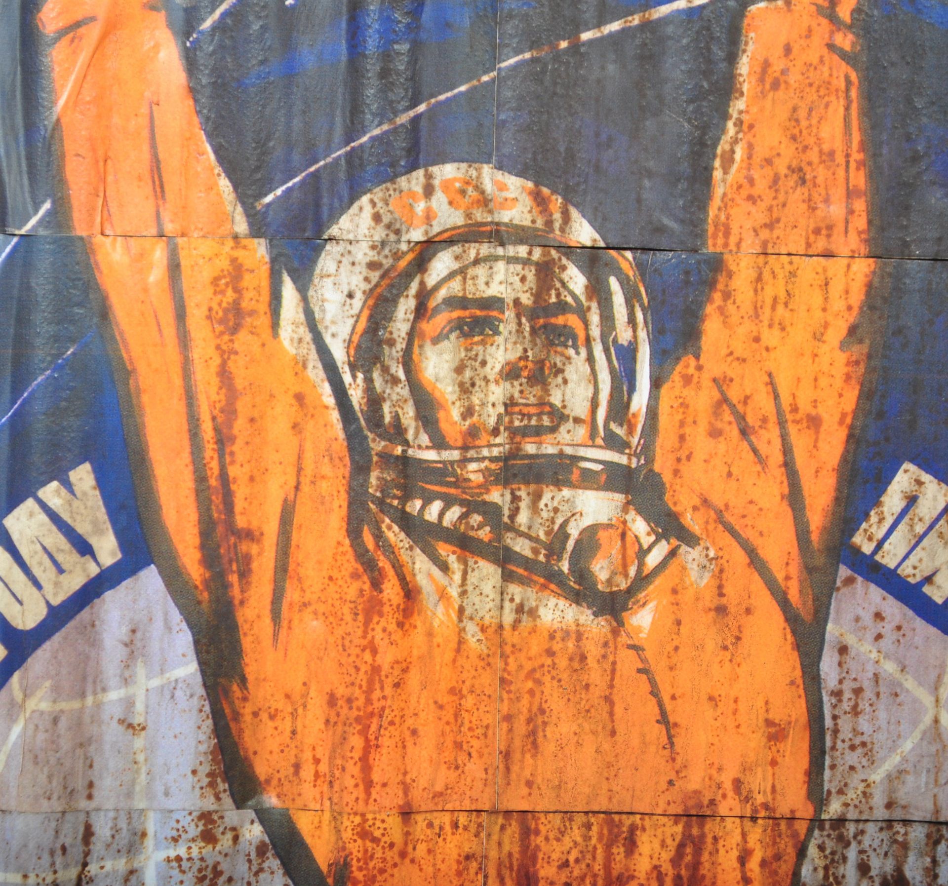 RUSSIAN SPACE RACE PROPAGANDA POSTER MOUNTED ONTO A METAL PANEL - Image 5 of 5