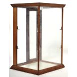 EARLY 20TH CENTURY TABLE TOP OAK CASED SHOP DISPLAY CASE CABINET