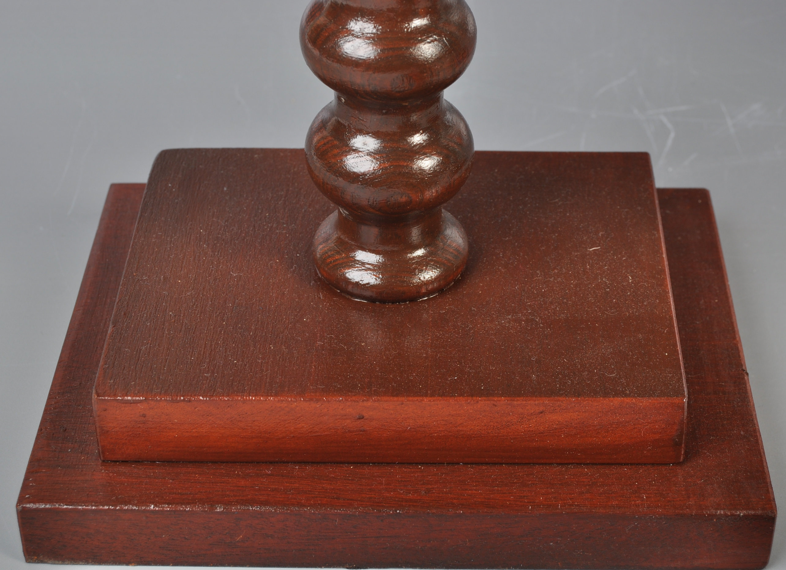 GROUP OF THREE MAHOGANY SHOP / HABERDASHERY HAT DISPLAY STANDS - Image 4 of 5