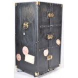 FANTASTIC PROMOTIONAL BACARDI TRAVEL TRUNK BAR / COCKTAIL CABINET