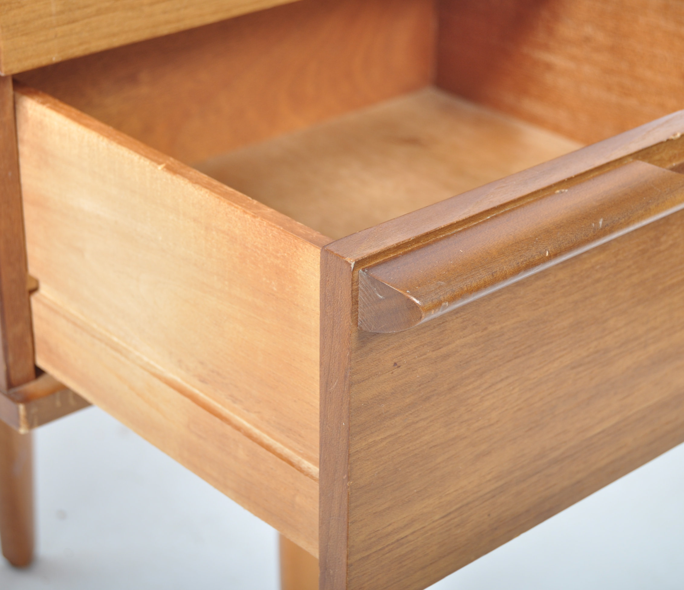 AVALON MID CENTURY RETRO TEAK TWIN PEDESTAL DESK - Image 6 of 6