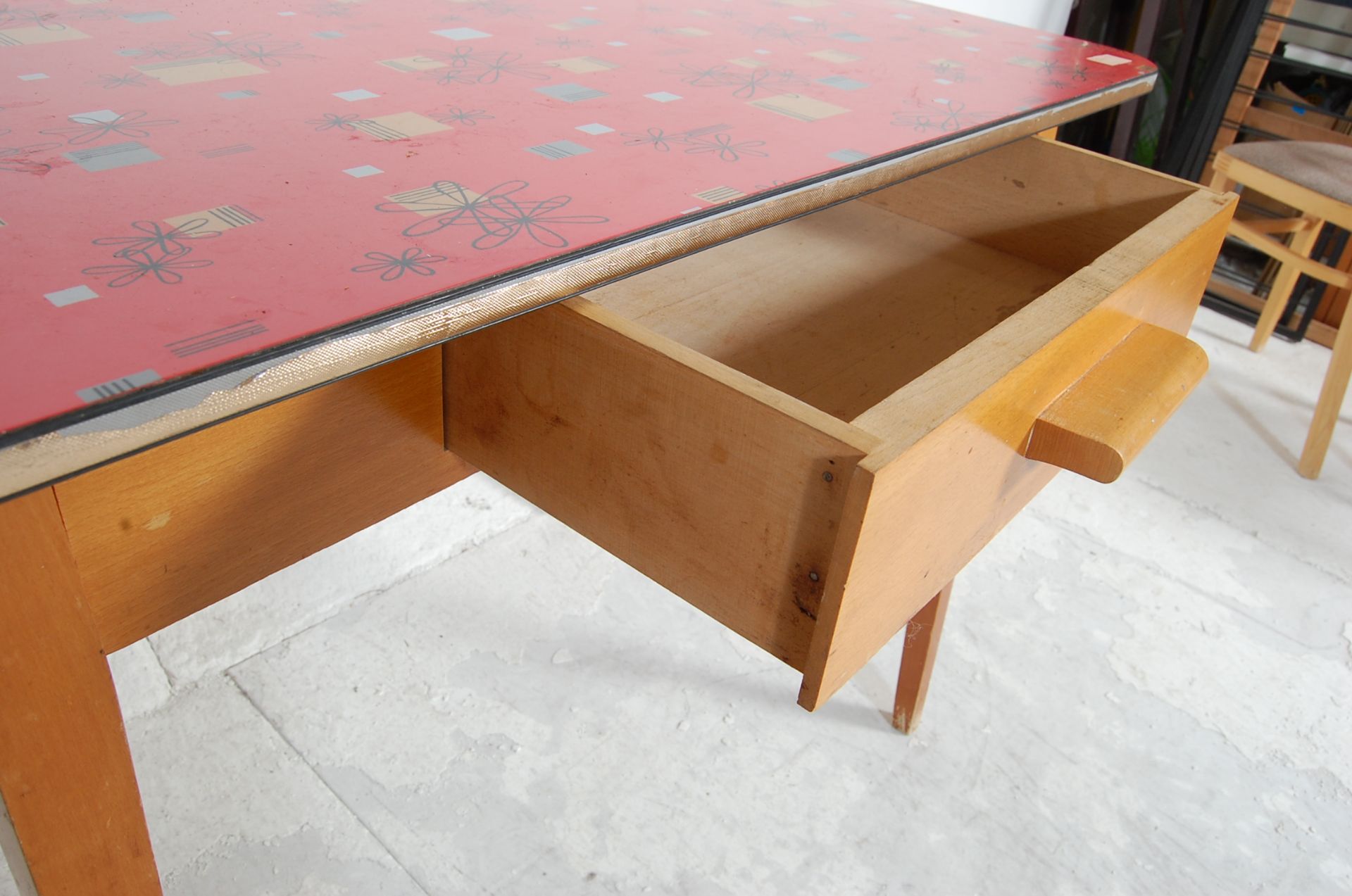 RETRO MID CENTURY FORMICA TABLE AND CHAIRS - Bild 4 aus 7