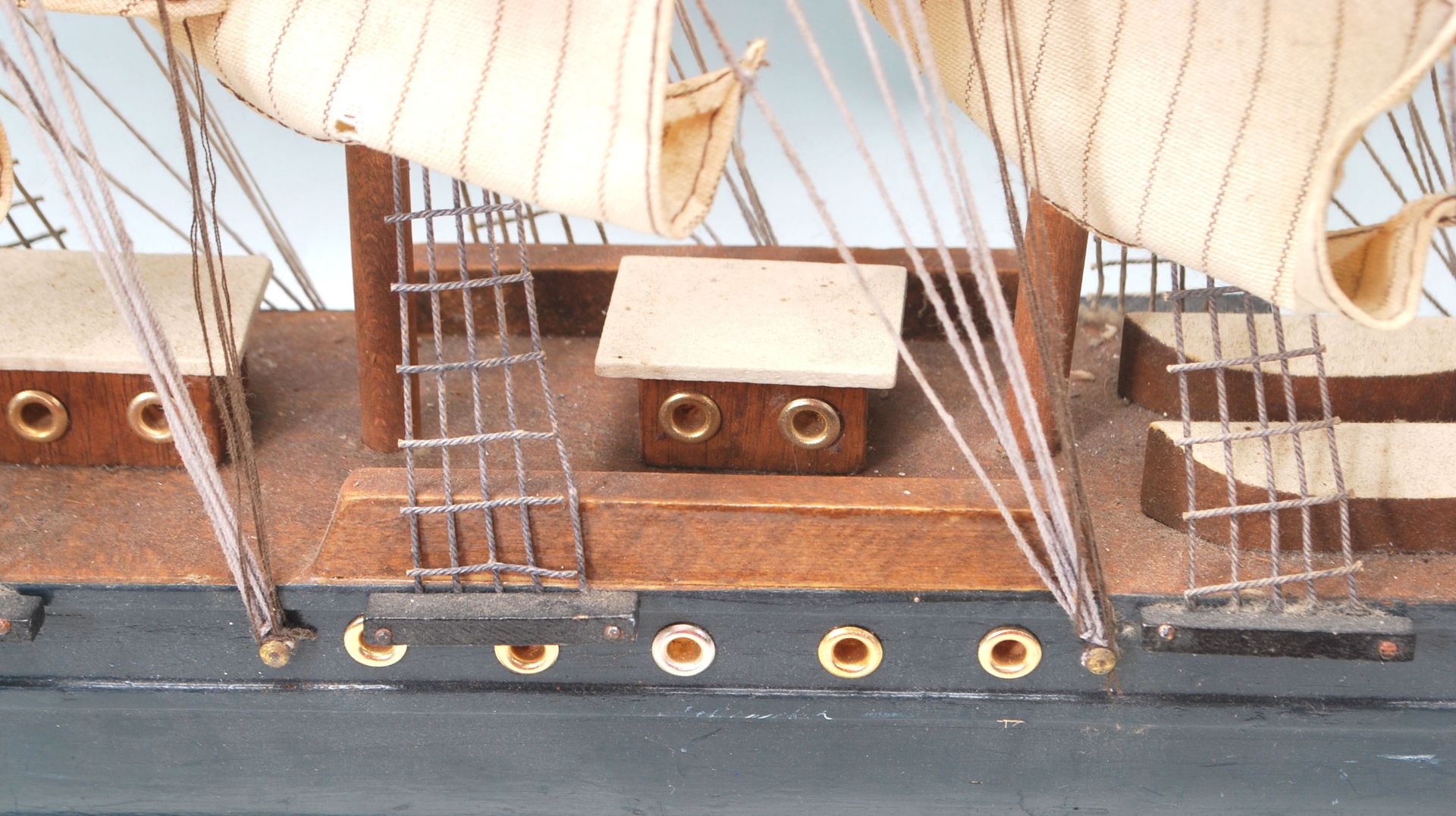 20TH CENTURY MODEL SCRATCH BUILT OF THE SAILING SHIP PAMIR - Bild 4 aus 5