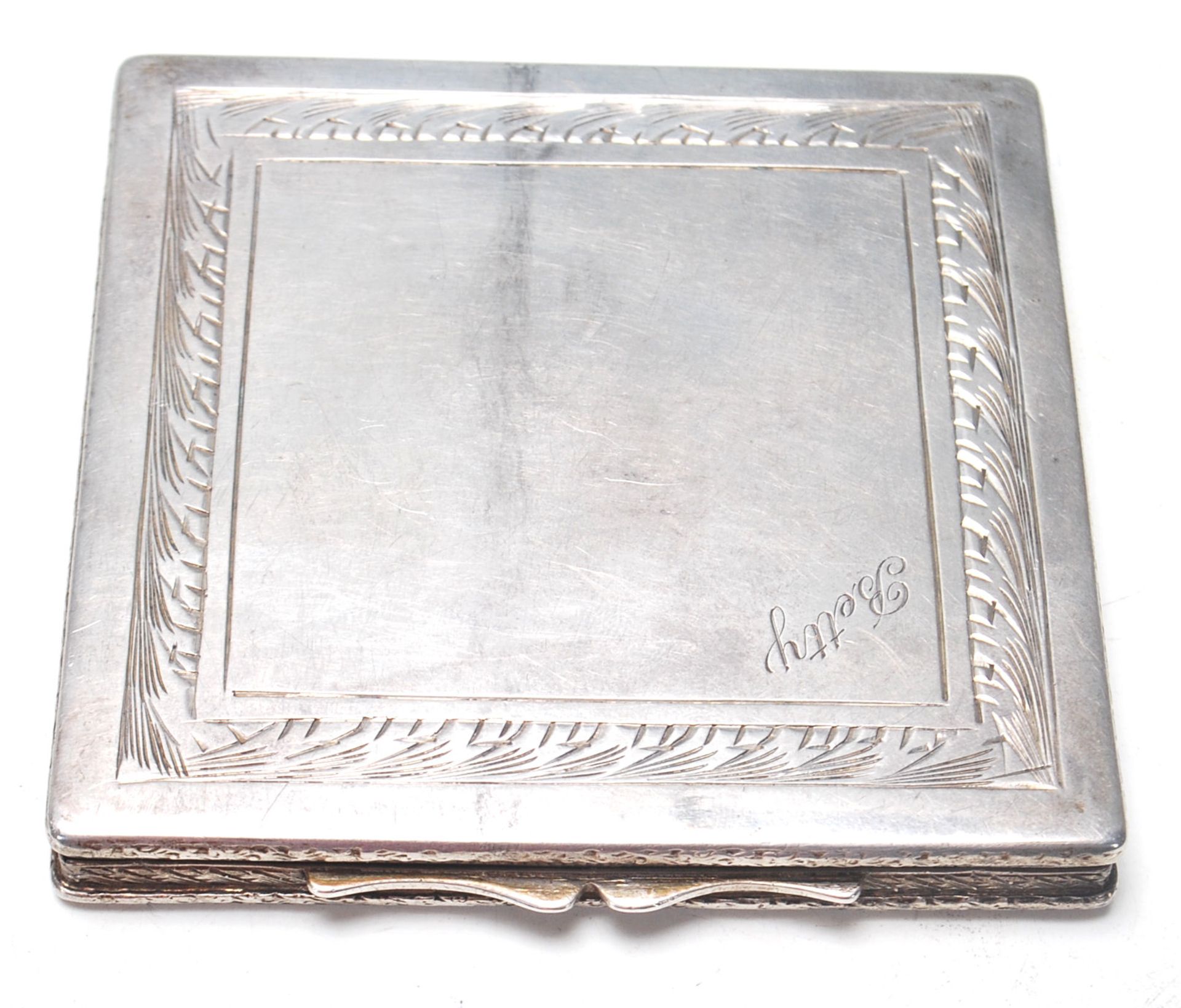 VINTAGE CONTINENTAL 800 SILVER BOX WITH HAND CARVED FOLIATE DECORATION - Bild 4 aus 5