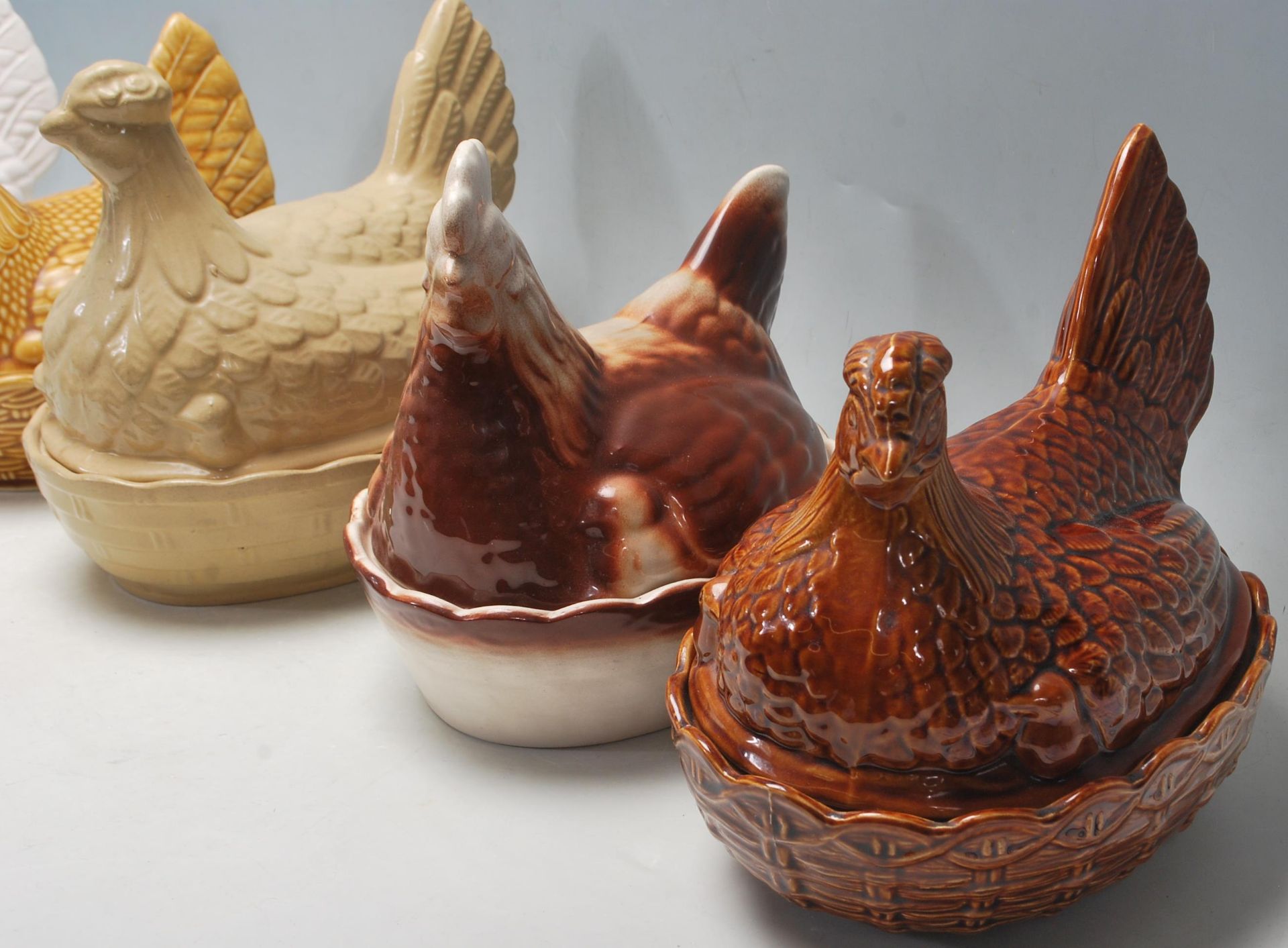 SIX RETRO CERAMIC HEN ON NEST EGG BASKETS - Bild 4 aus 9