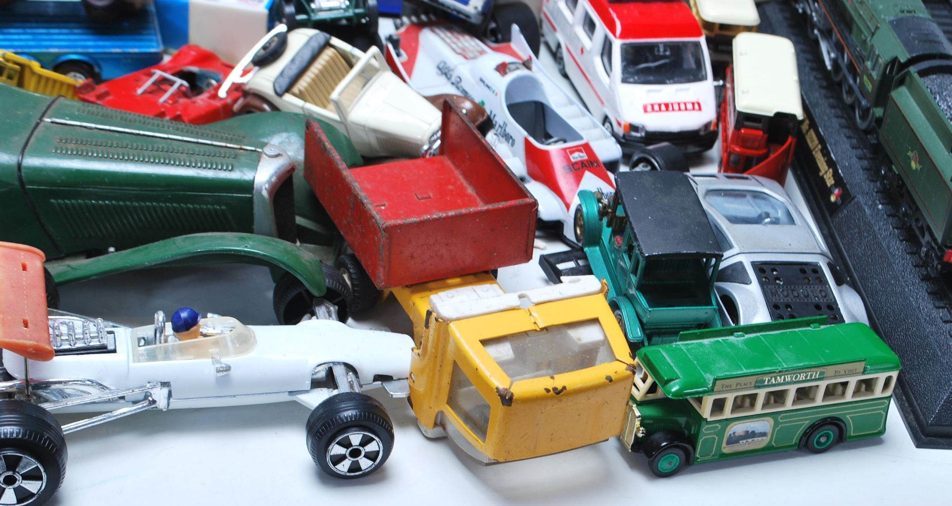 LARGE COLLECTION OF VINTAGE RETRO 20TH CENTURY DIE CAST TOYS - Bild 3 aus 10