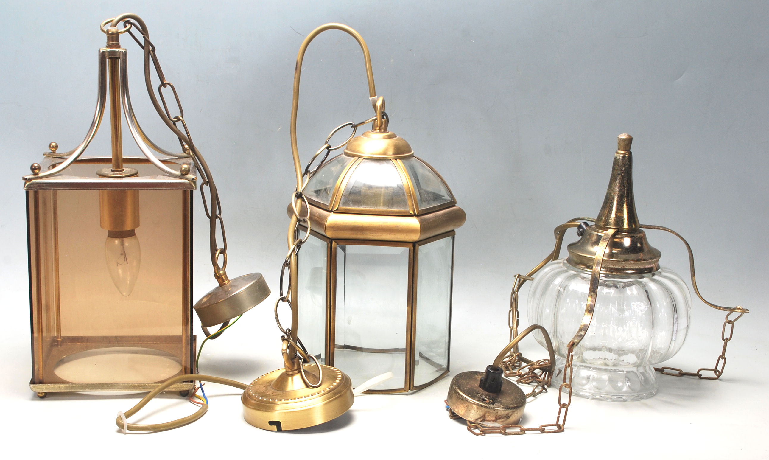 THREE LATE 20TH CENTURY ANTIQUE STYLE PORCHES LAMP / LANTERN