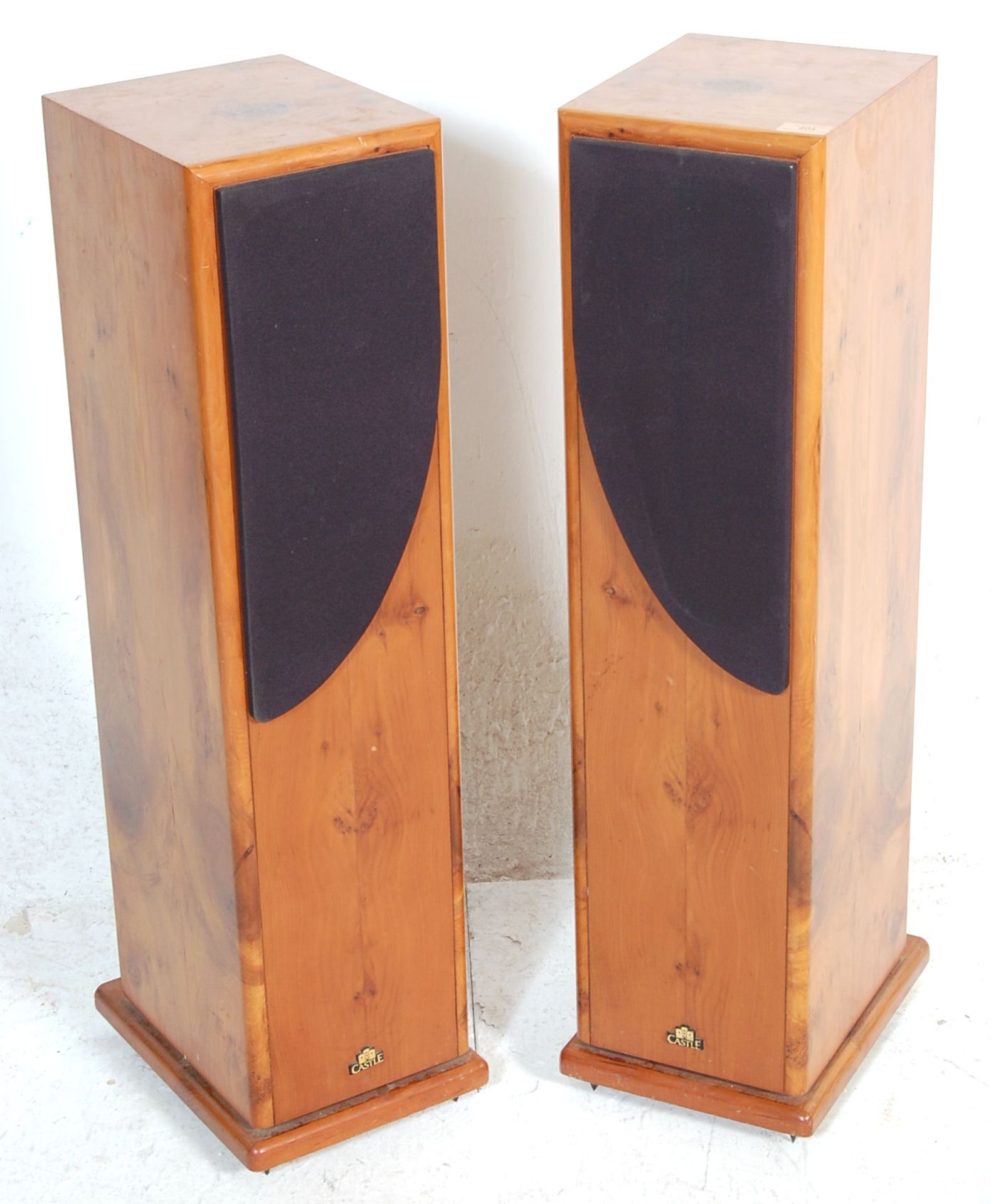 RETRO VINTAGE SPEAKERS BY CASTLE