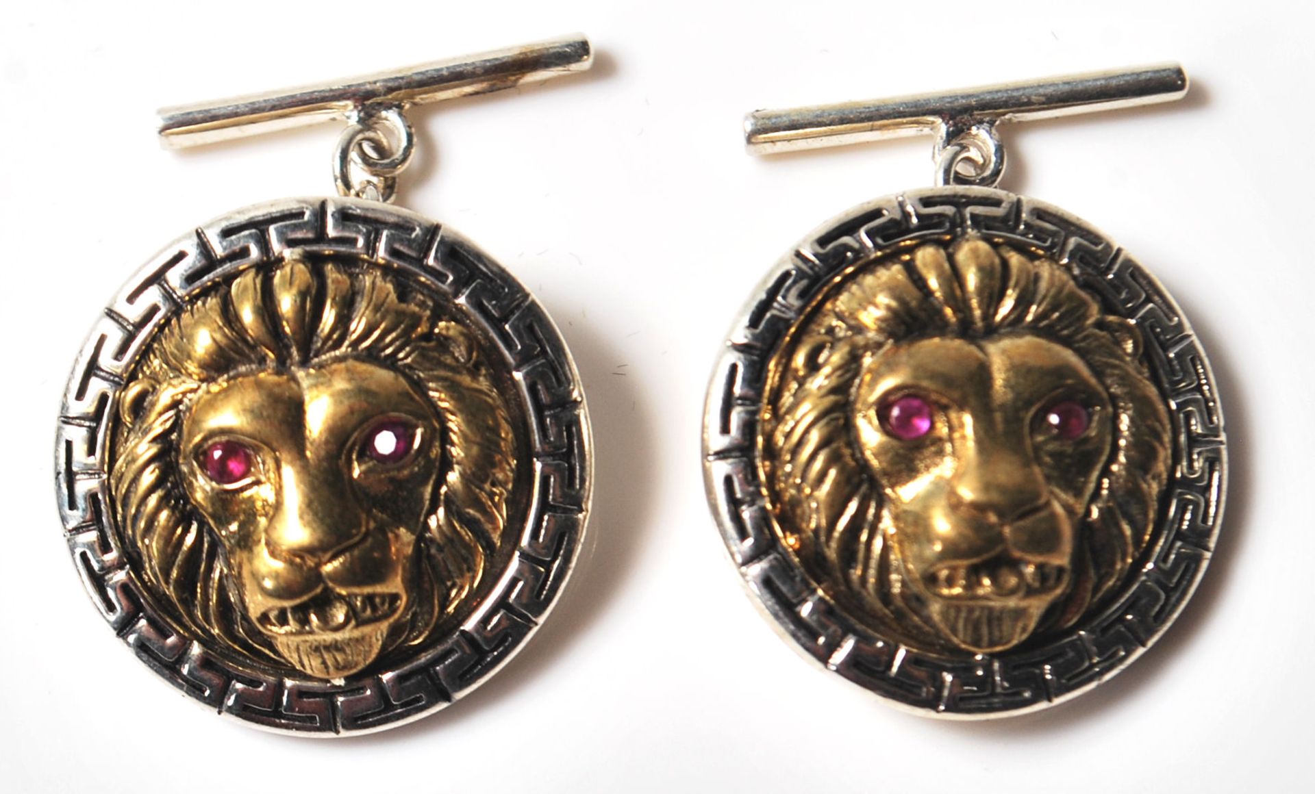 A PAIR OF GENTLEMANS VERSACE LIONS HEAD CUFF LINKS