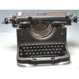 1950’S RETRO OLIVER NO 20 TYPEWRITER WITH BAKELITE KEYS