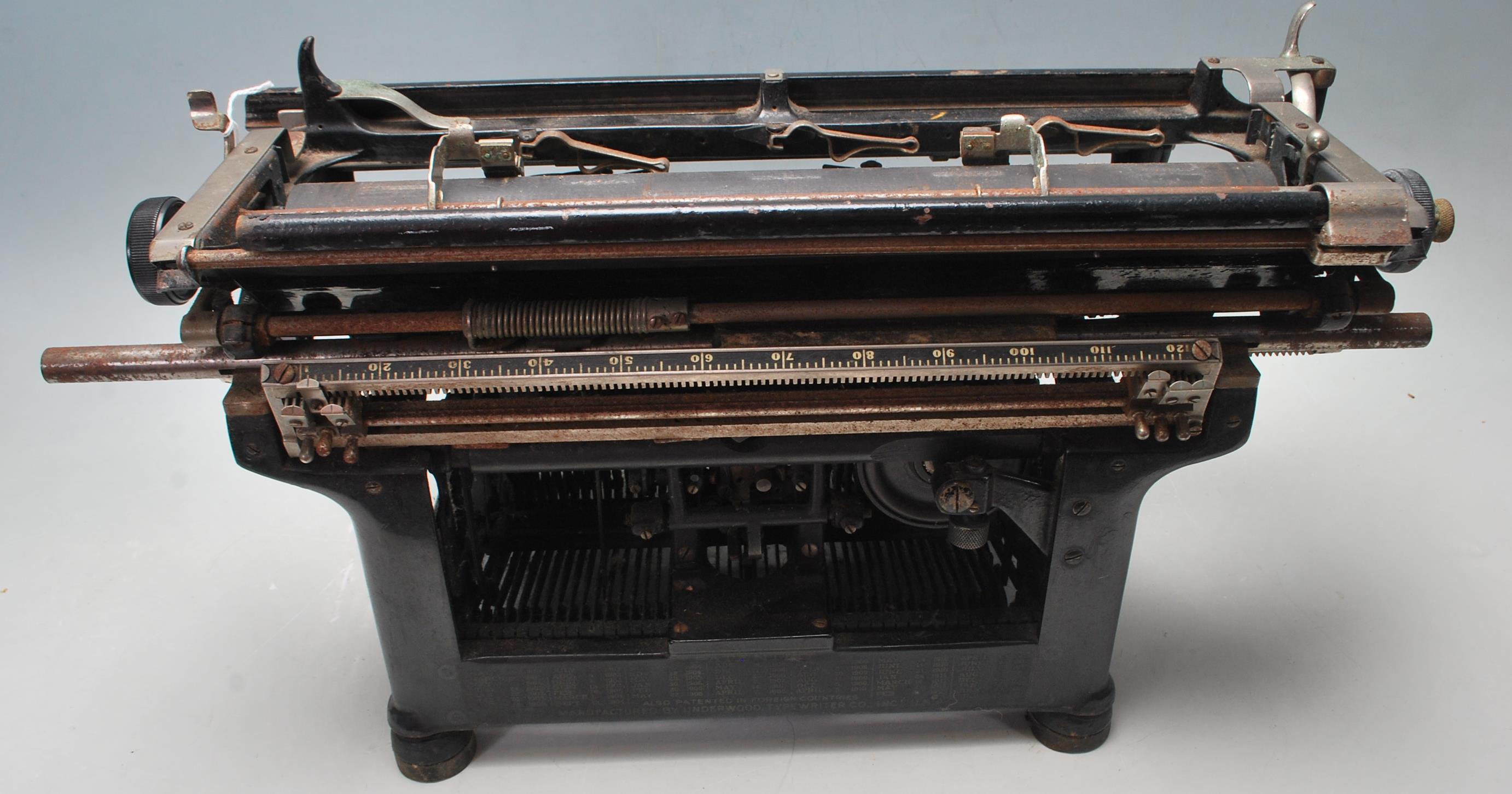 VINTAGE INDUSTRIAL ORIGINAL UNDERWOOD STANDARD TYPEWRITER - Image 5 of 6