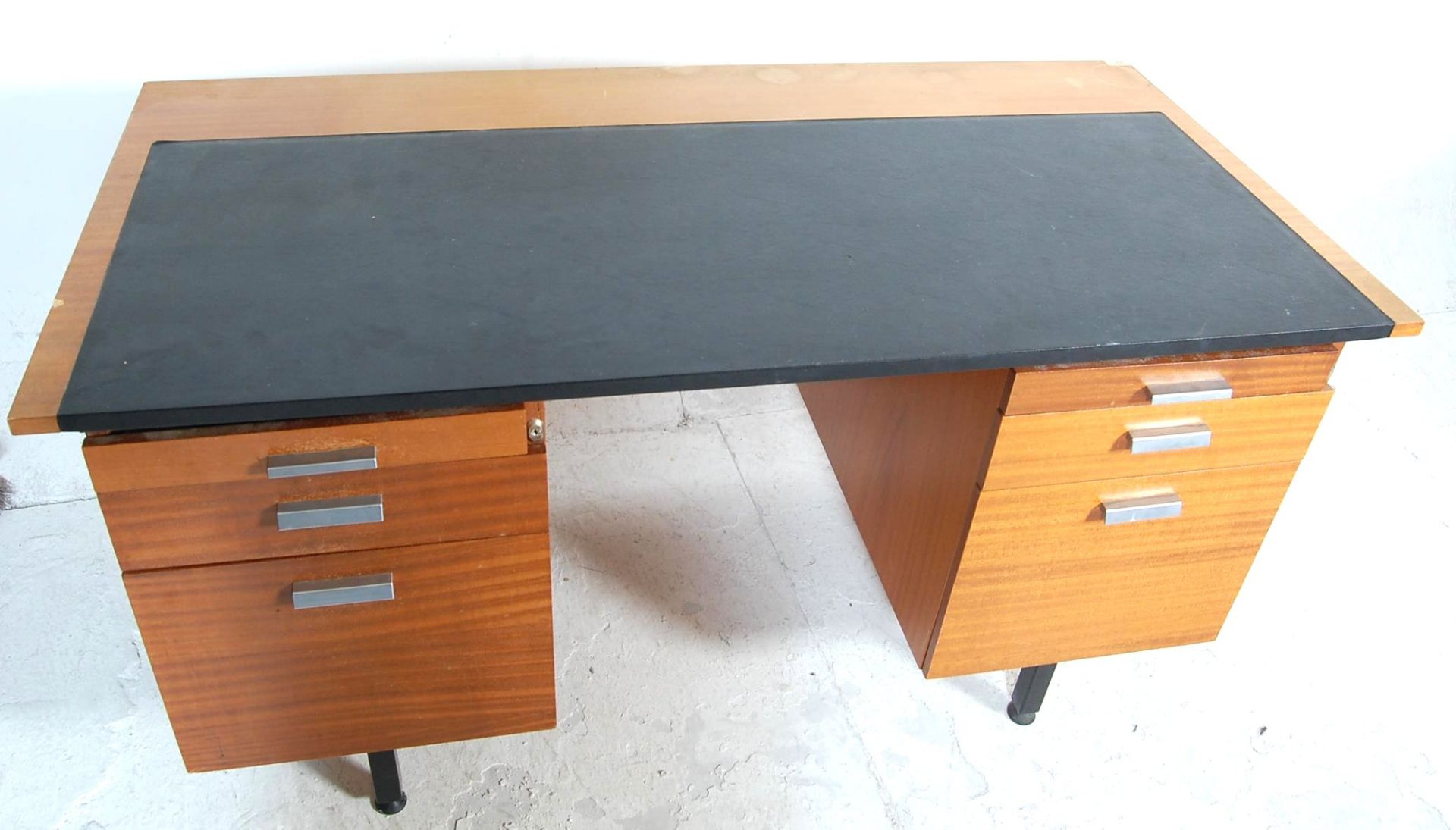 RETRO VINTAGE MID CENTURY TUBULAR METAL OFFICE DESK - Bild 3 aus 5