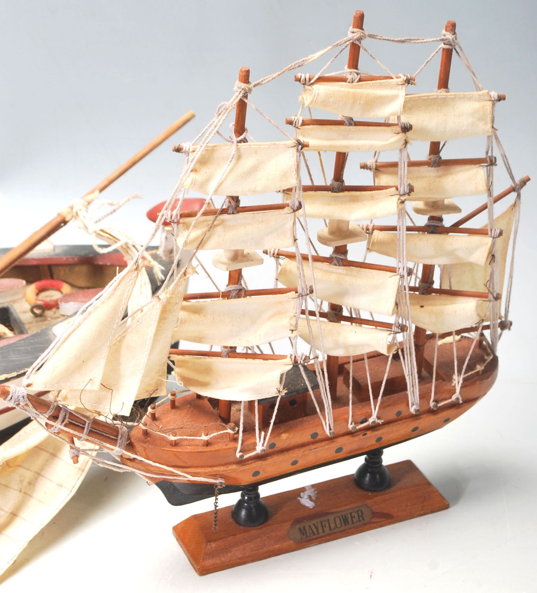 COLLECTION OF SCRATCH BUILT MODEL SAILING SHIPS / VESSELS - Bild 3 aus 7