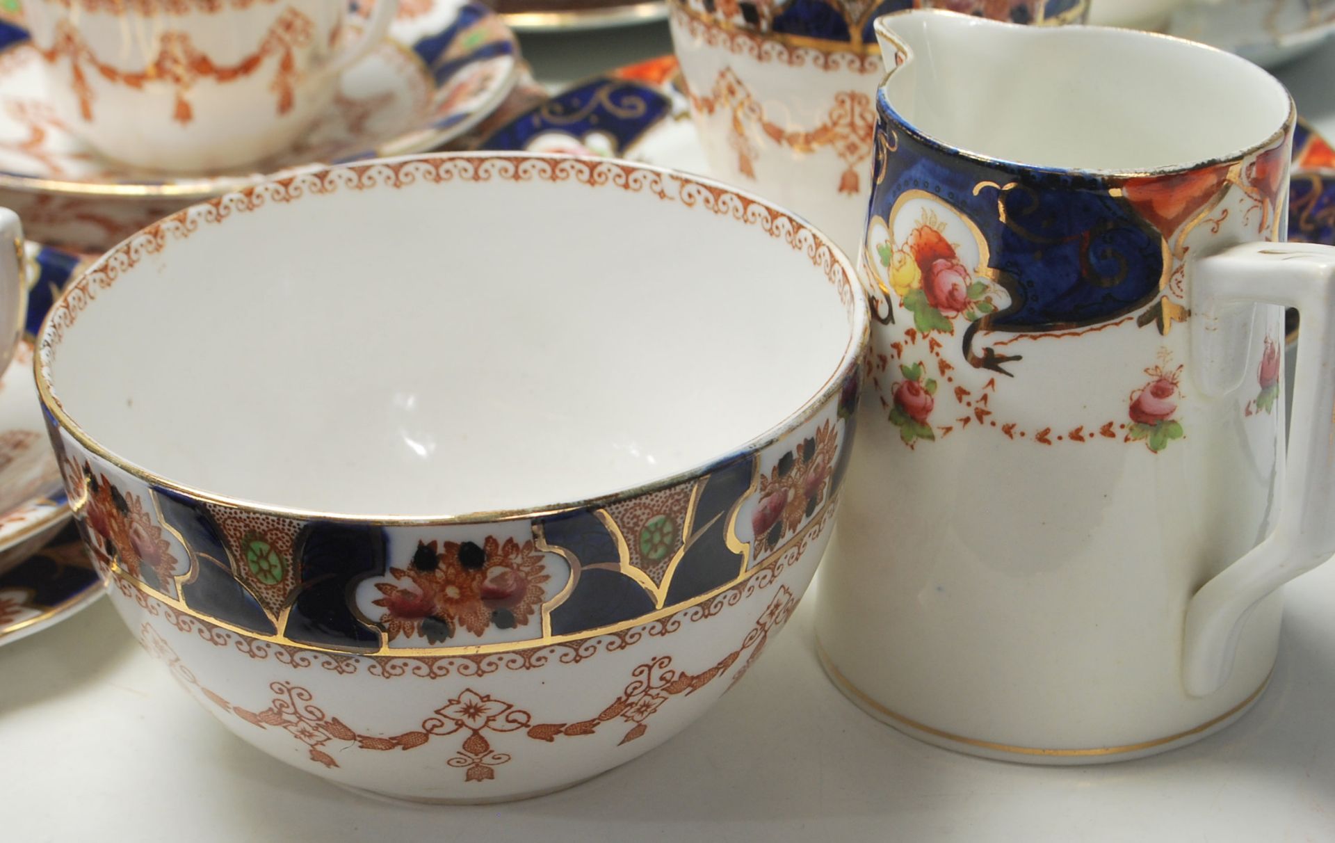 ENGLISH FINE BONE CHINA TEA SET / SERVICE GROSVENOR CHINA - YE OLD ENGLAND - ROYAL ALBION - Bild 2 aus 12