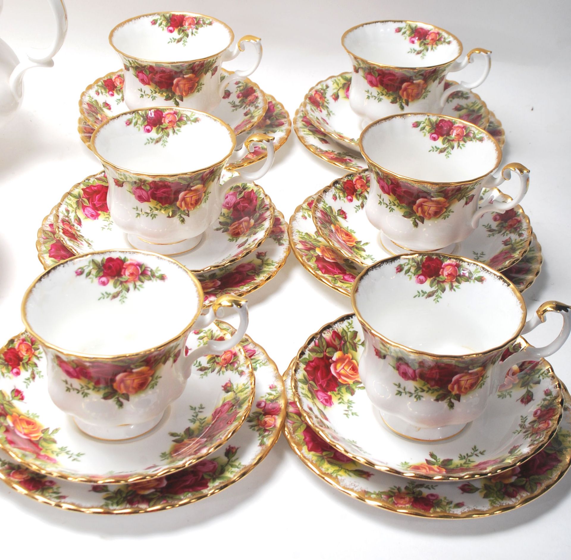 LARGE ROYAL ALBERT OLD COUNTRY ROSES TEA SET - DINING SERVICE - Bild 2 aus 17