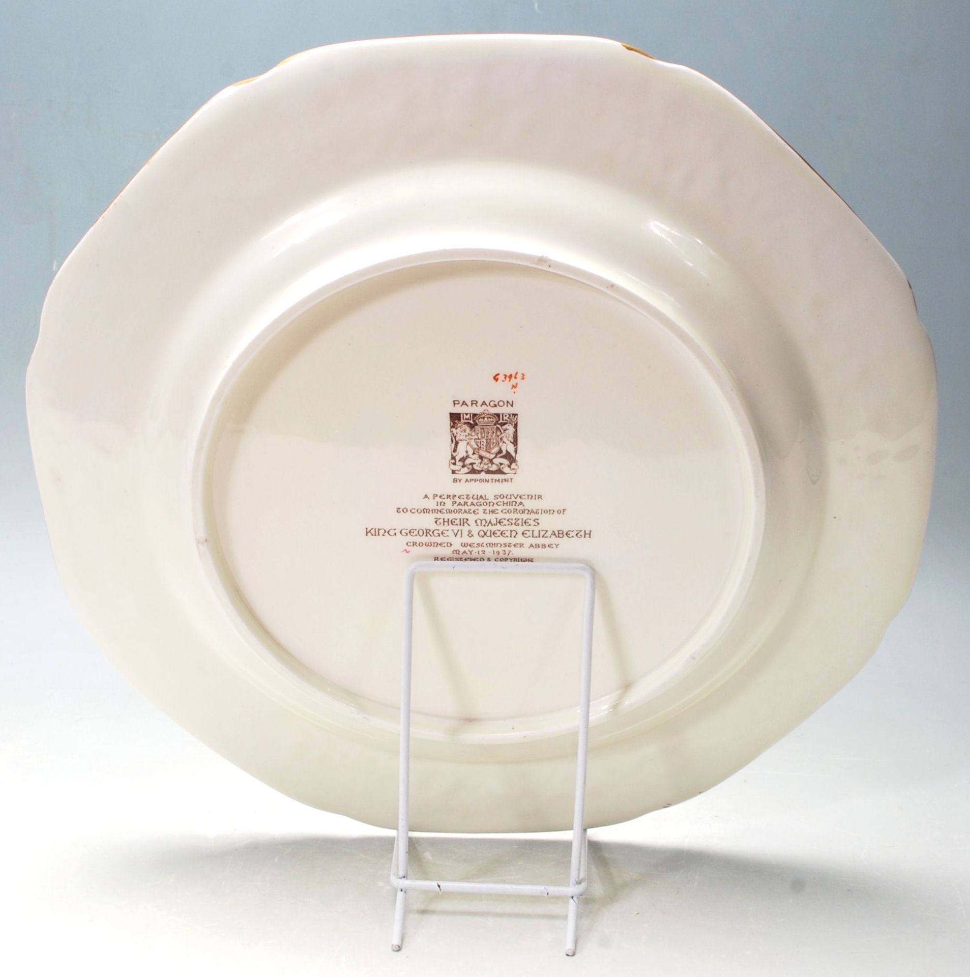 PARAGON GEORGE VI COMMEMORATIVE ROYALTY CORONATION PLATE - Bild 6 aus 7