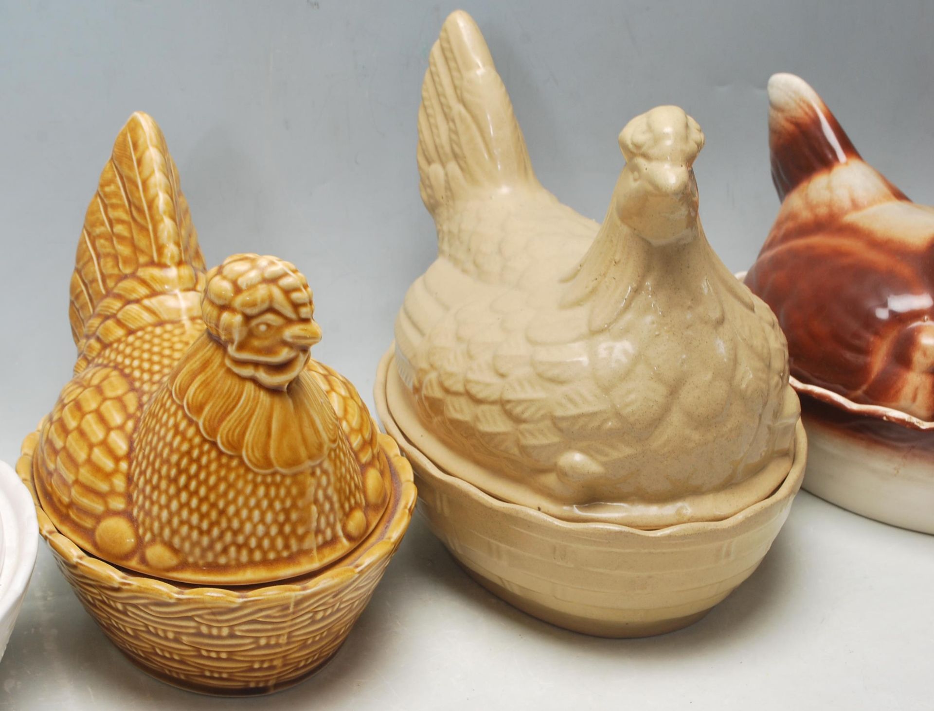 SIX RETRO CERAMIC HEN ON NEST EGG BASKETS - Bild 3 aus 9