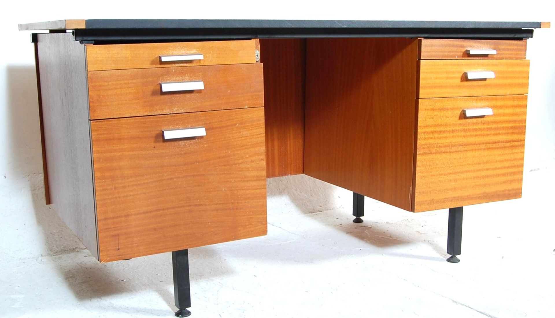 RETRO VINTAGE MID CENTURY TUBULAR METAL OFFICE DESK