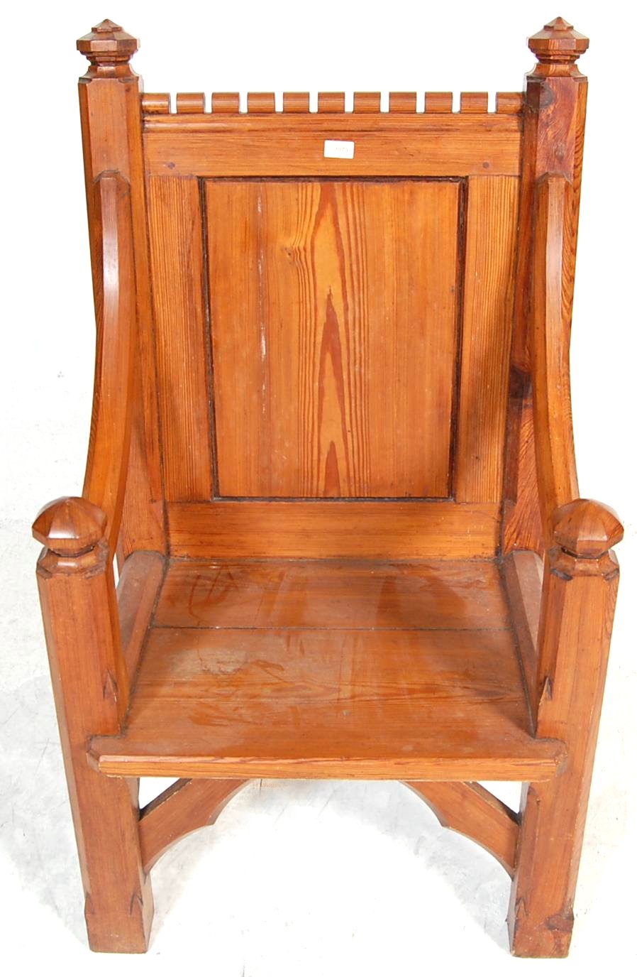 EARLY 20TH CENTURY HAND CARVED OAK GOTHIC STYLE CHAIR - Image 3 of 4