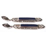 A PAIR OF STAMPED 925 SILVER ART DECO STYLE DROP EARRING SET WITH LAPIS LAZULI