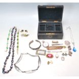 A VINTAGE JEWELLERY BOX COMPLETE WITH CONTENTS