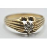 9CT GOLD CLAW SET WHITE STONE CLUSTER RING