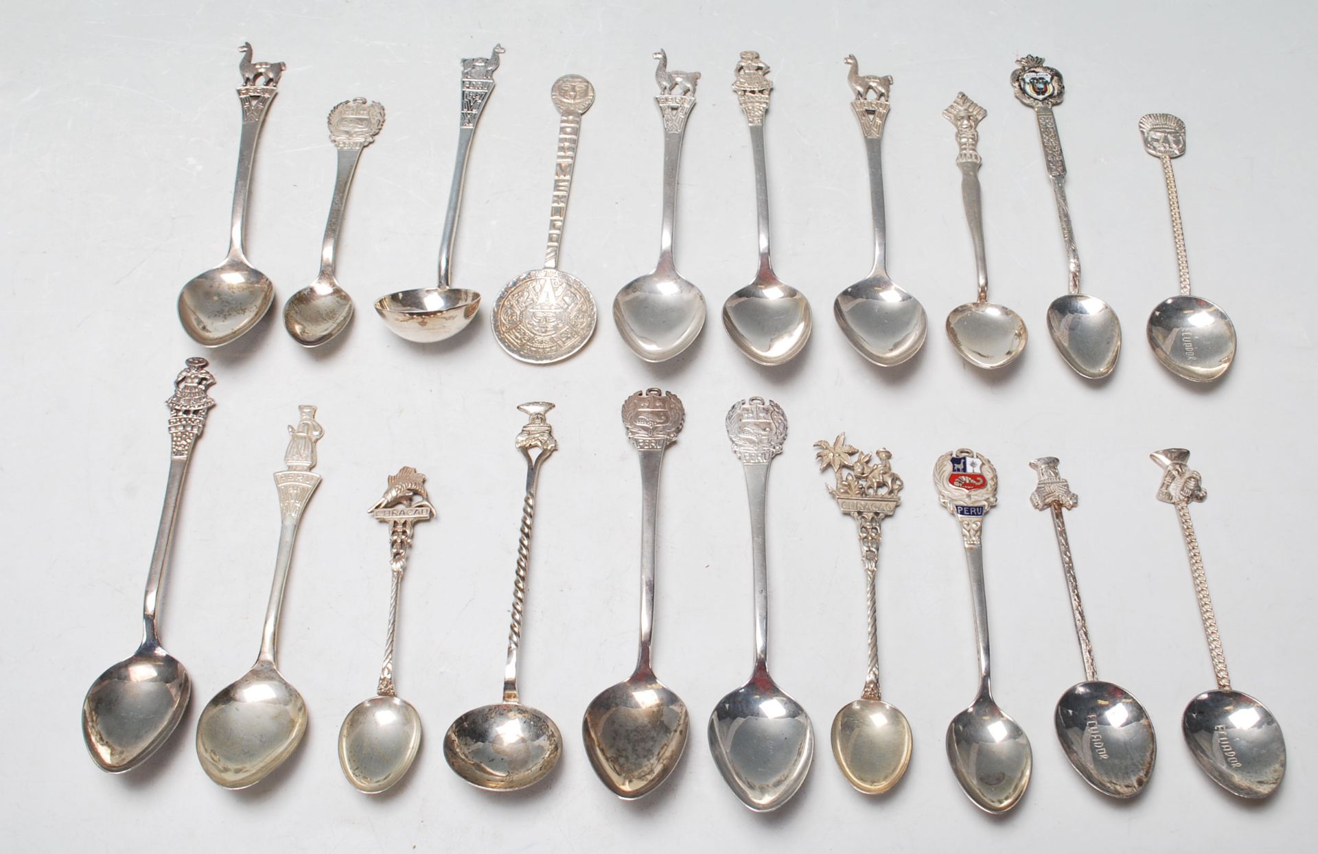 LARGE QUANTITY OF SILVER 925 TEASPOONS