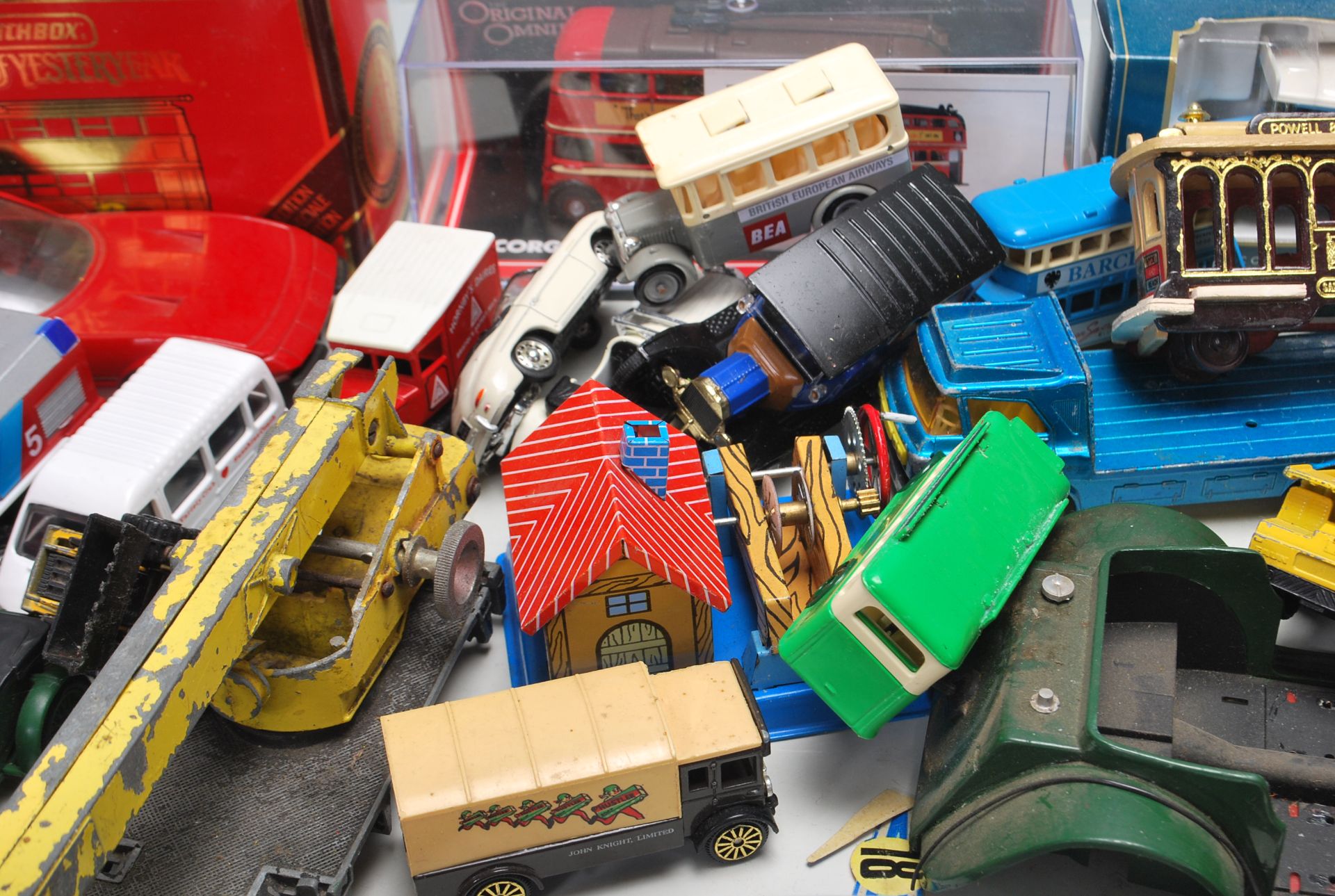 LARGE COLLECTION OF VINTAGE RETRO 20TH CENTURY DIE CAST TOYS - Bild 8 aus 10