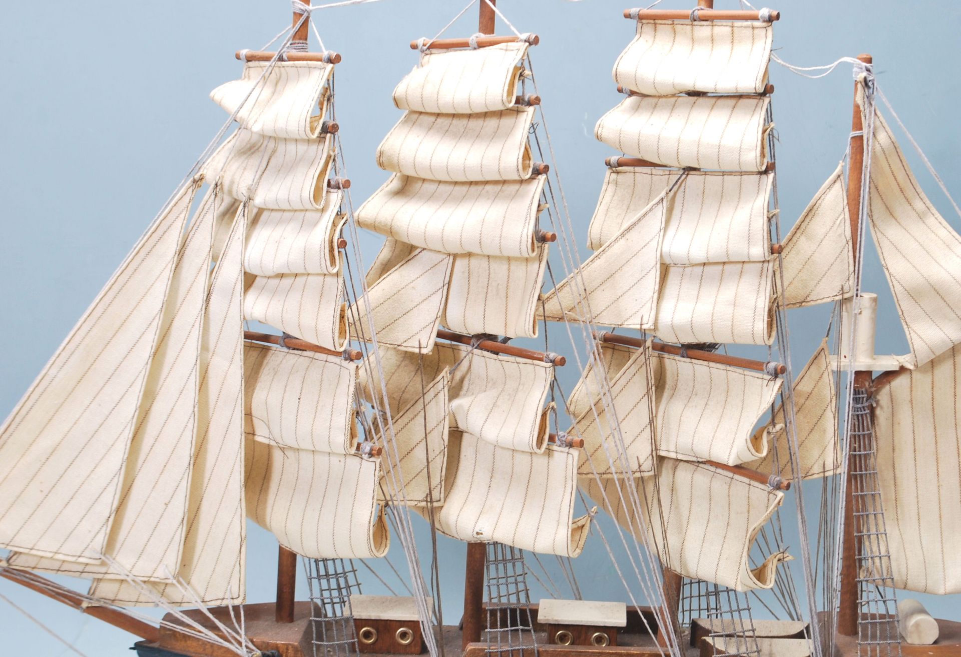 20TH CENTURY MODEL SCRATCH BUILT OF THE SAILING SHIP PAMIR - Bild 3 aus 5