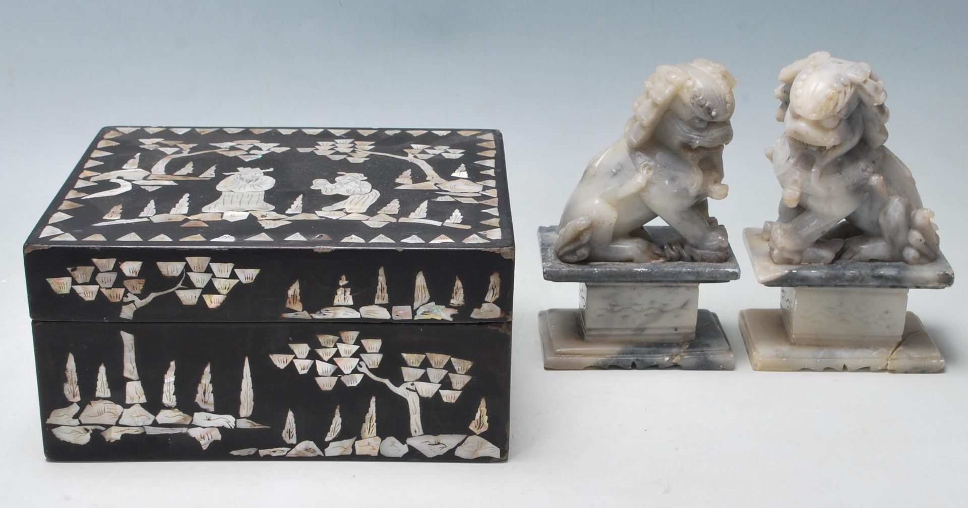 20TH CENTURY EBONISED BOX WITH MOTHER OF PEARL GARDEN SCENE DECORATION AND TWO FO DOGS