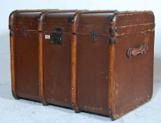 20TH CENTURY ANTIQUE WOOD AND CANVAS TRAVEL TRUNK