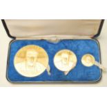 A SET OF THREE 22 CARAT GOLD SIR WINSTON SPENCER CHURCHILL MEDALLIONS / COINS BY GREGORY & CO