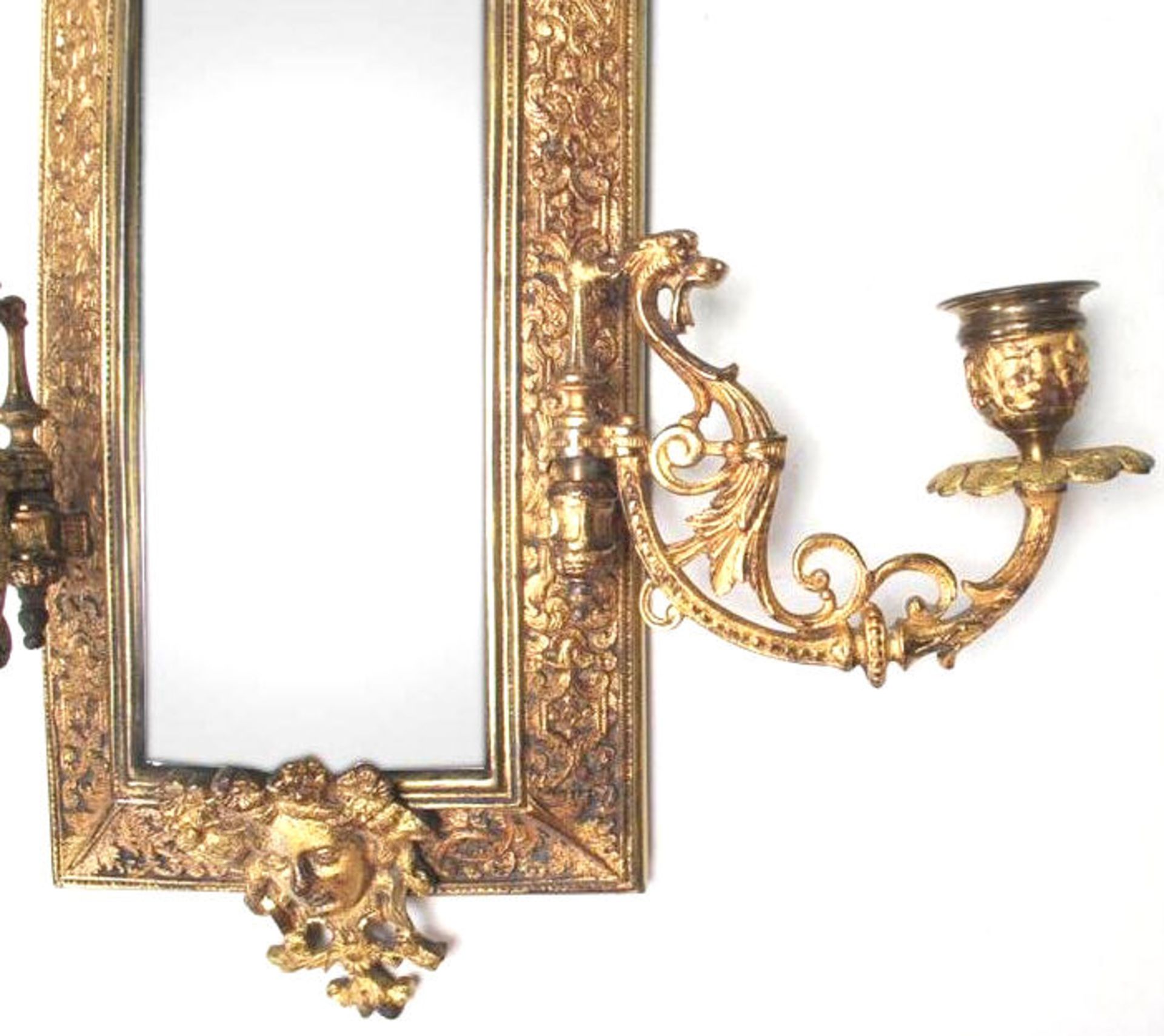 A PAIR OF VICTORIAN ANTIQUE CAST METAL GILDED SCONCE WALL MIRRORS - Bild 3 aus 7