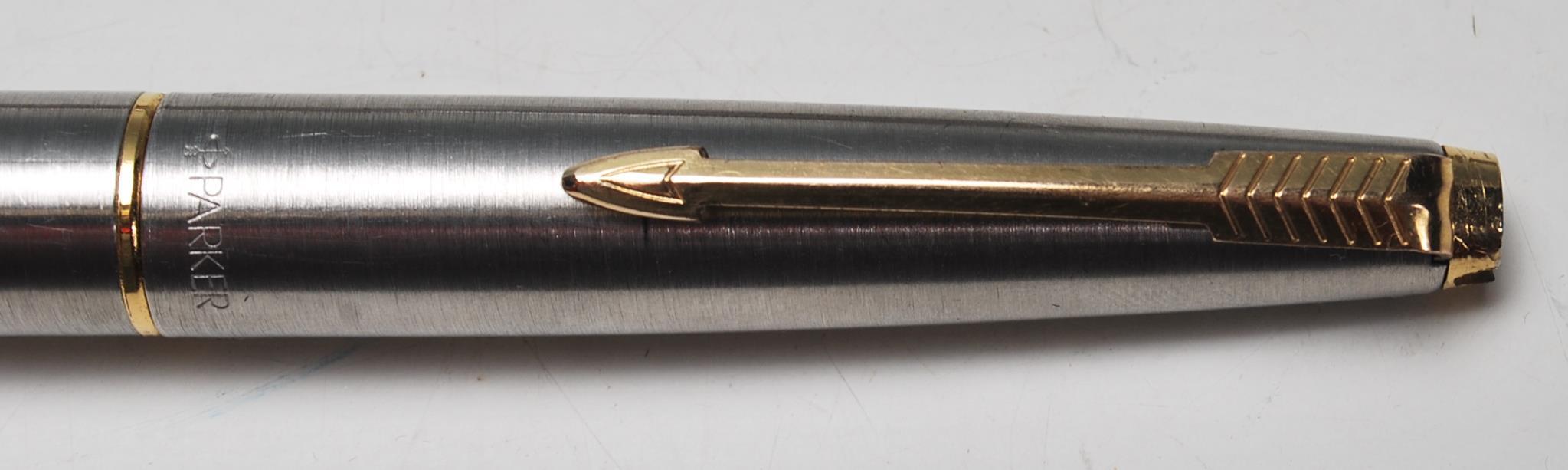 12 VINTAGE PARKER FOUNTAIN PENS - Image 8 of 10