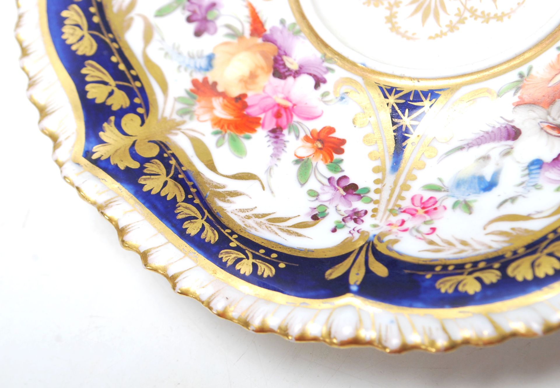 A 19TH CENTURY GEORGIAN COBALT BLUE AND GILT TEA CUP AND SAUCER - Bild 7 aus 8