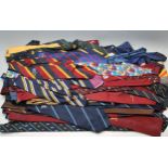 AN EXTENSIVE COLLECTION OF GENTLEMENS SPORTING TIES