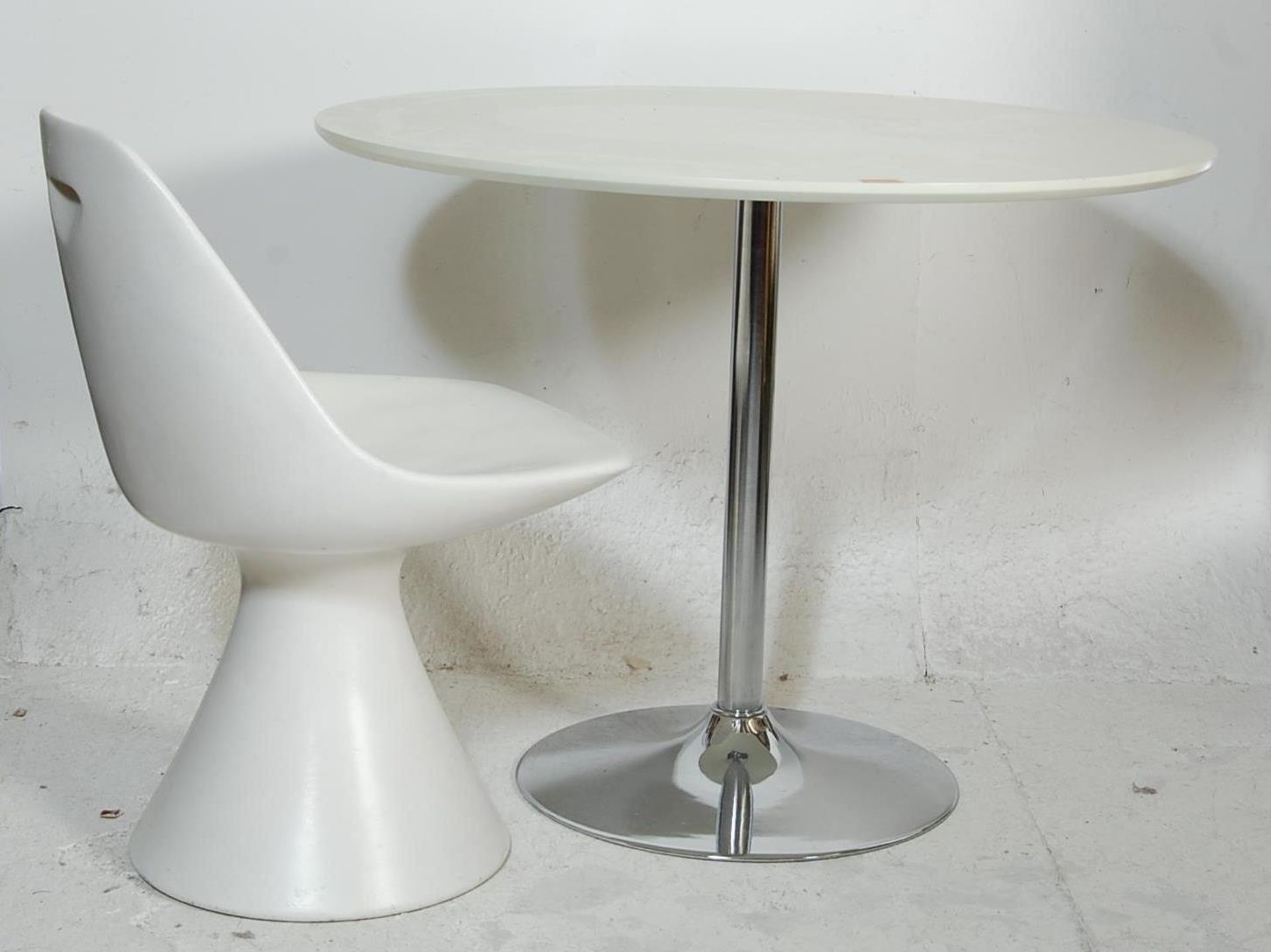 EERO SAARINEN - ARKANA SCANDINAVIAN TULIP CHAIR