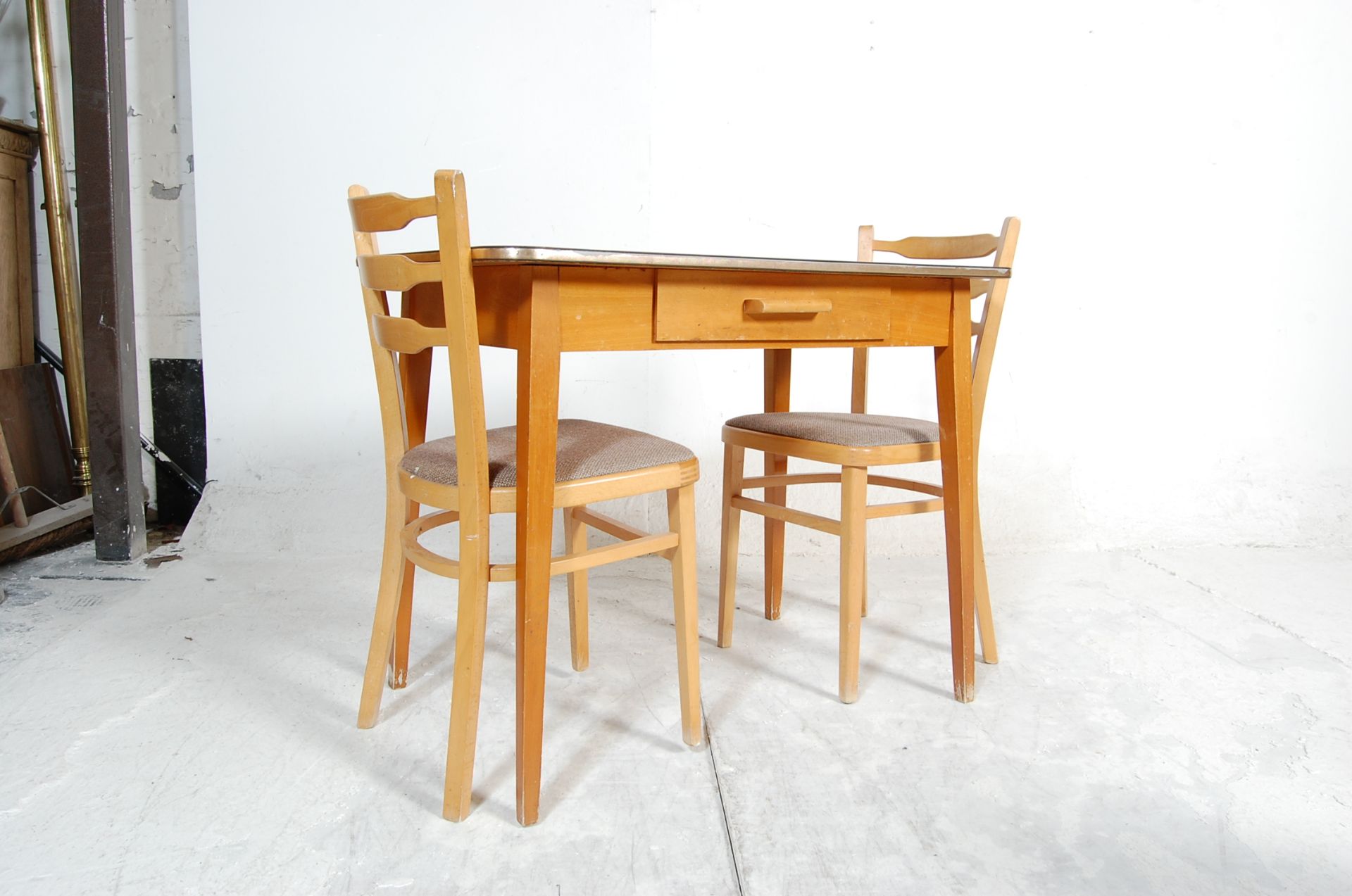 RETRO MID CENTURY FORMICA TABLE AND CHAIRS - Bild 7 aus 7