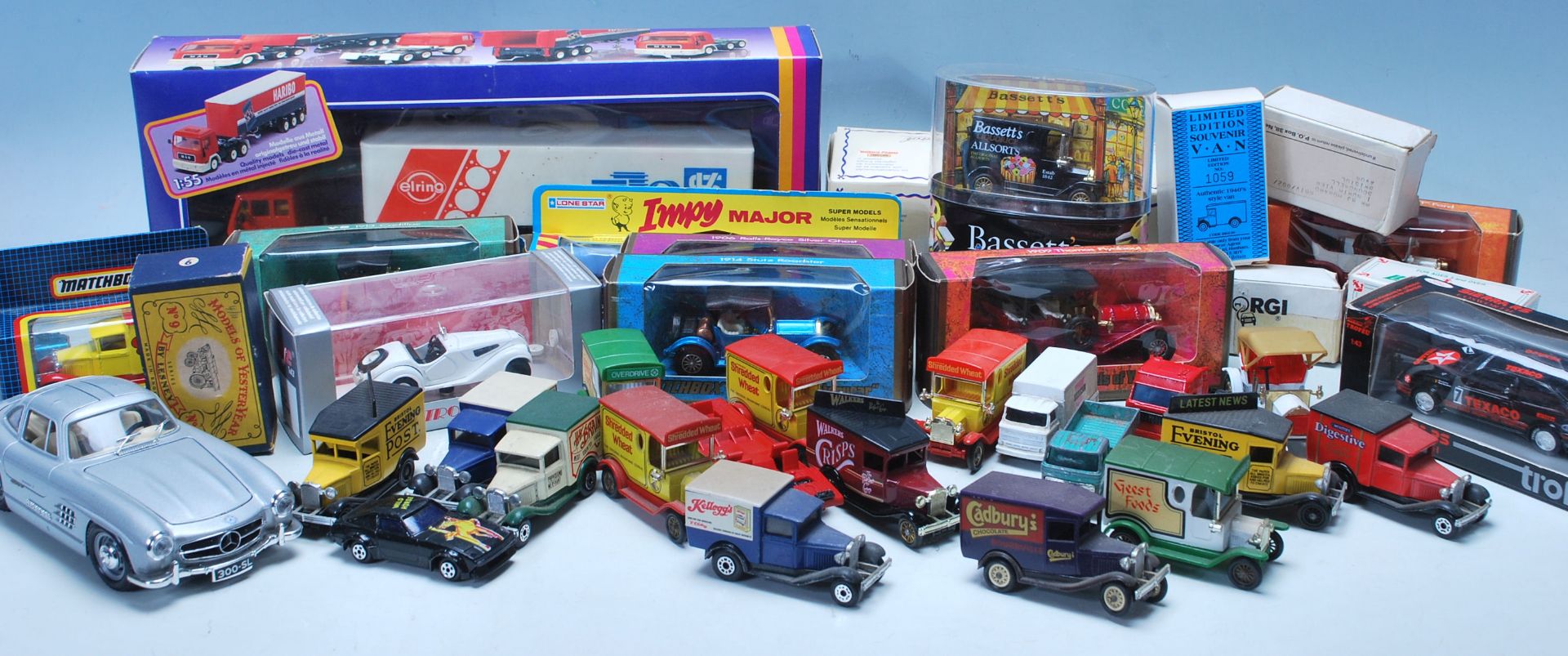 COLLECTION OF ASSORTED DIE CAST MODELS - BURAGO MATCHBOX SIKU