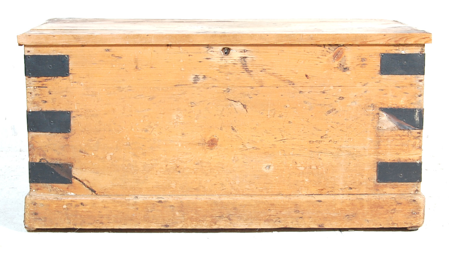 19TH CENTURY VICTORIAN PINE BLANKET BOX WITH HINGED LID - Image 2 of 5