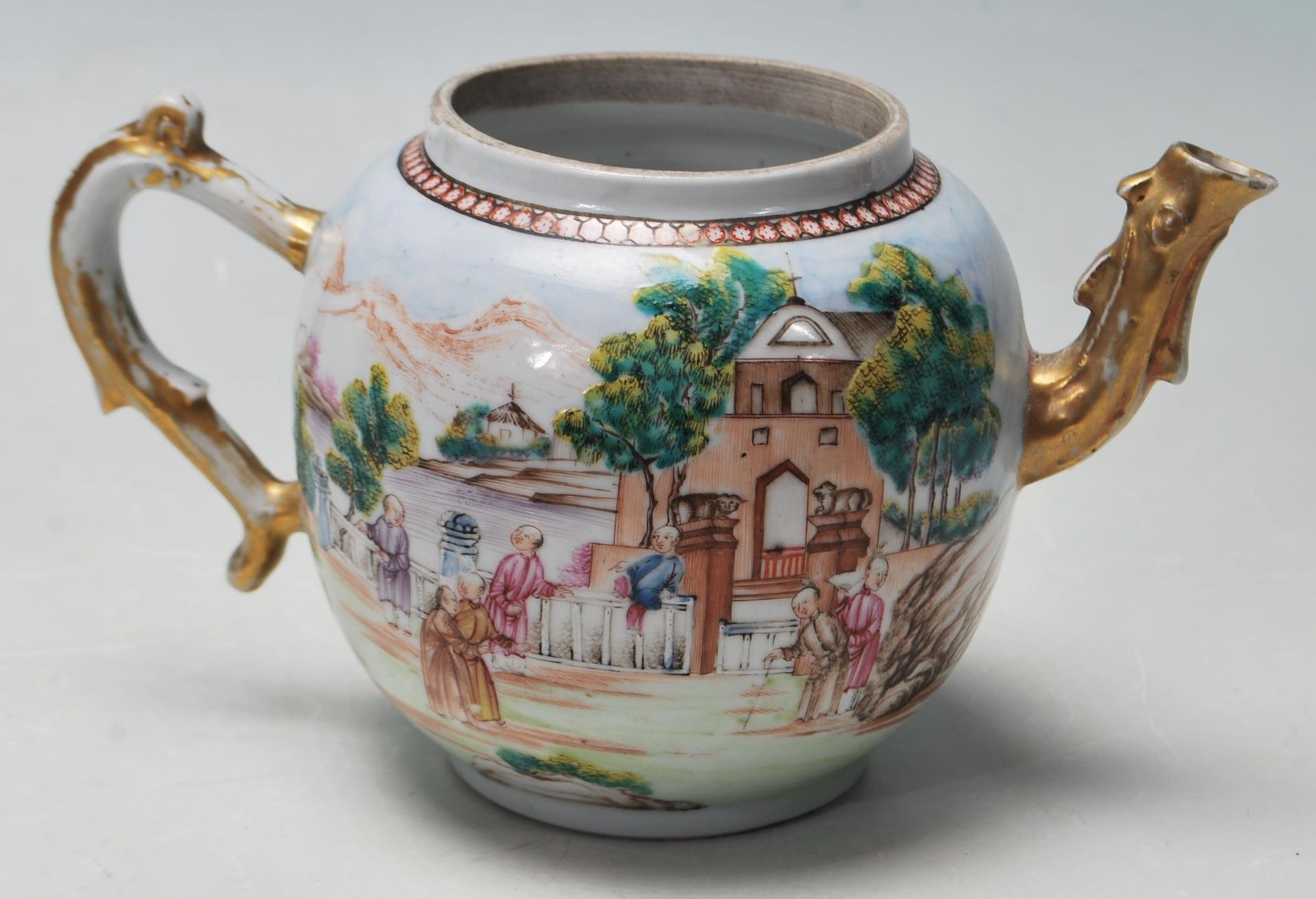 19TH CENTURY QIANLONG FAMILLE ROSE TEAPOT WITH FINE HANDPAINTED SCENES - Bild 3 aus 8