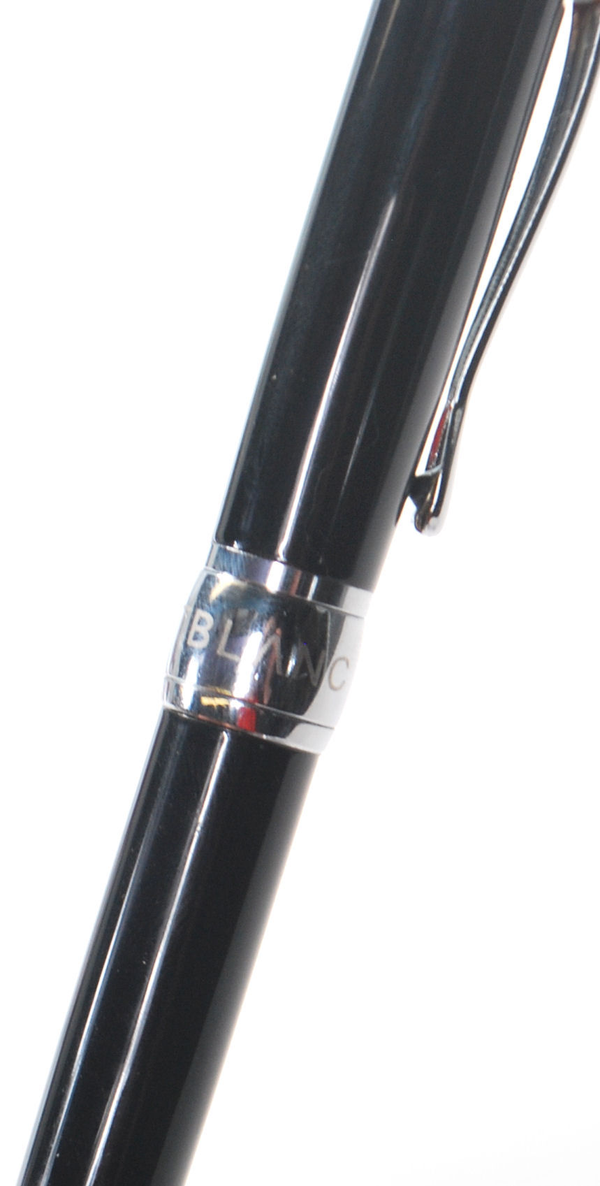 A MONTHBLANC BLACK AND WHITE METAL FOUNTAIN PEN - Image 3 of 8