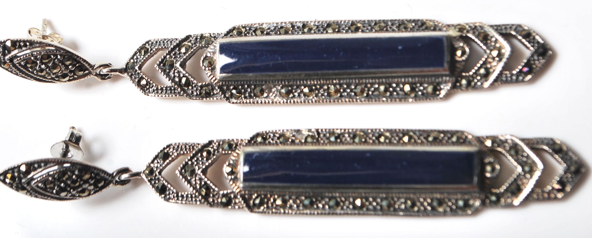 A PAIR OF STAMPED 925 SILVER ART DECO STYLE DROP EARRING SET WITH LAPIS LAZULI - Bild 3 aus 7