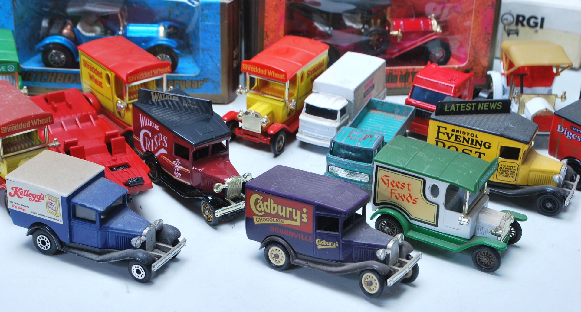 COLLECTION OF ASSORTED DIE CAST MODELS - BURAGO MATCHBOX SIKU - Bild 2 aus 10