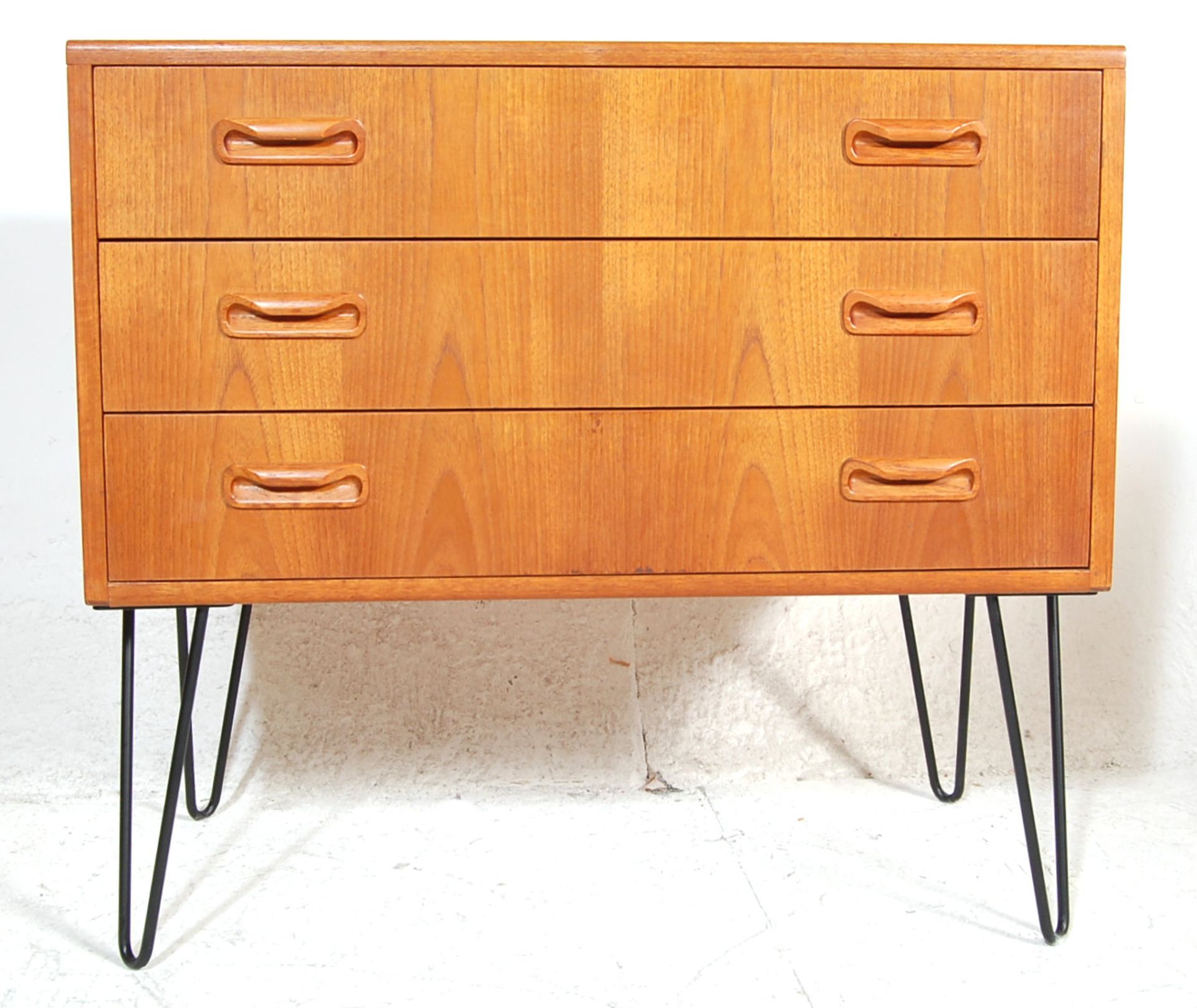 1970’S G-PLAN TEAK WOOD CHEST OF DRAWERS - Bild 2 aus 5