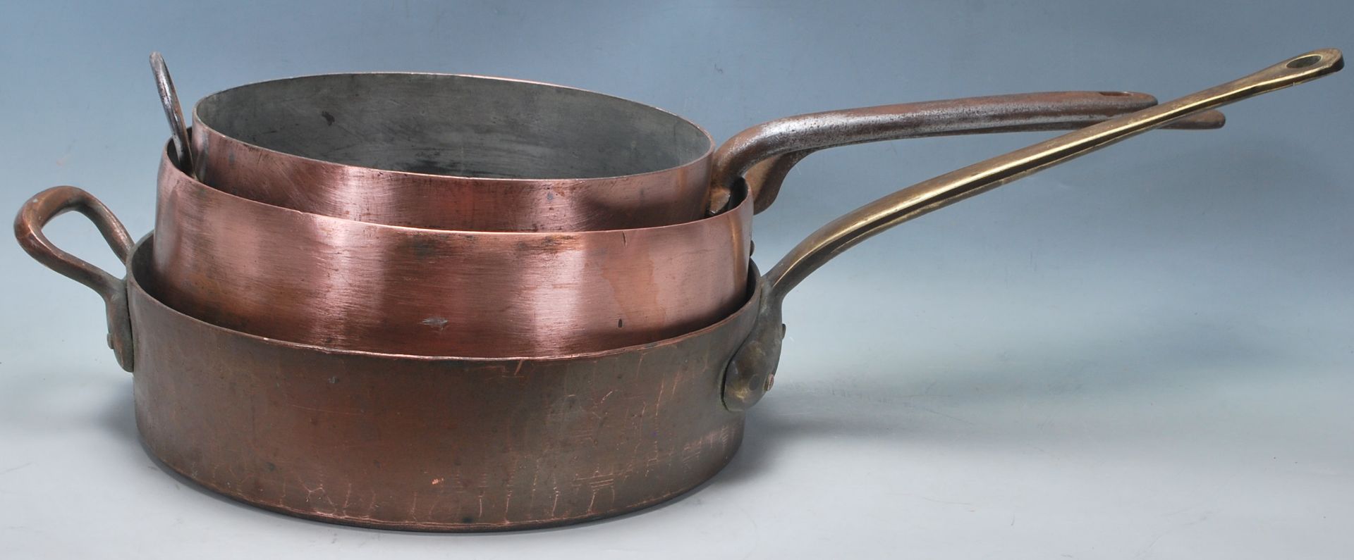 19TH CENTURY VICTORIAN COPPER KITCHEN PANS AND OTHERS - Bild 5 aus 8